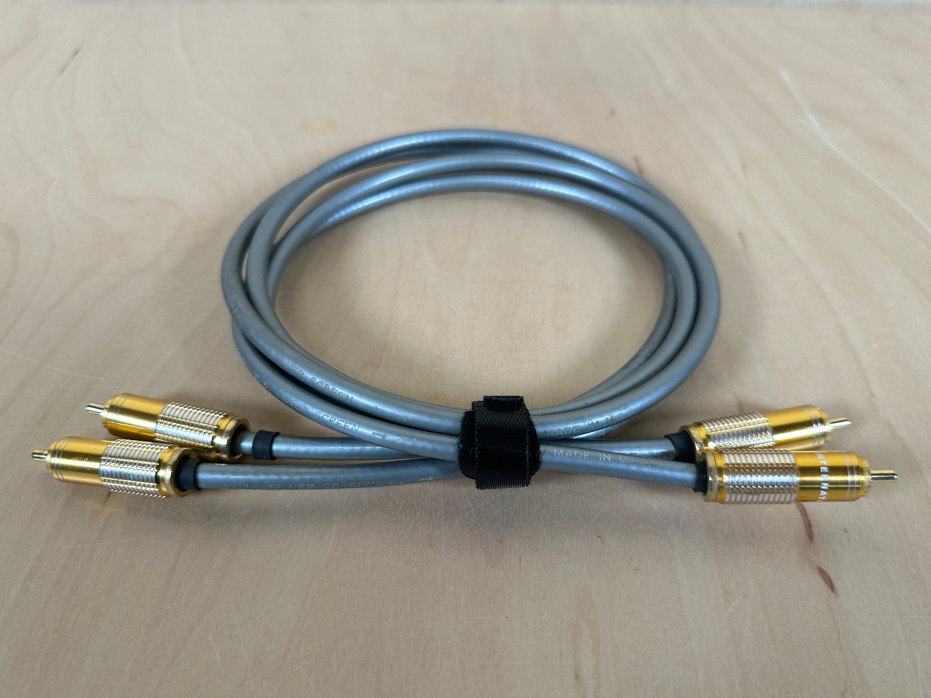 LAT International V1-6 Silver Screen RCA Interconnects 1 meter