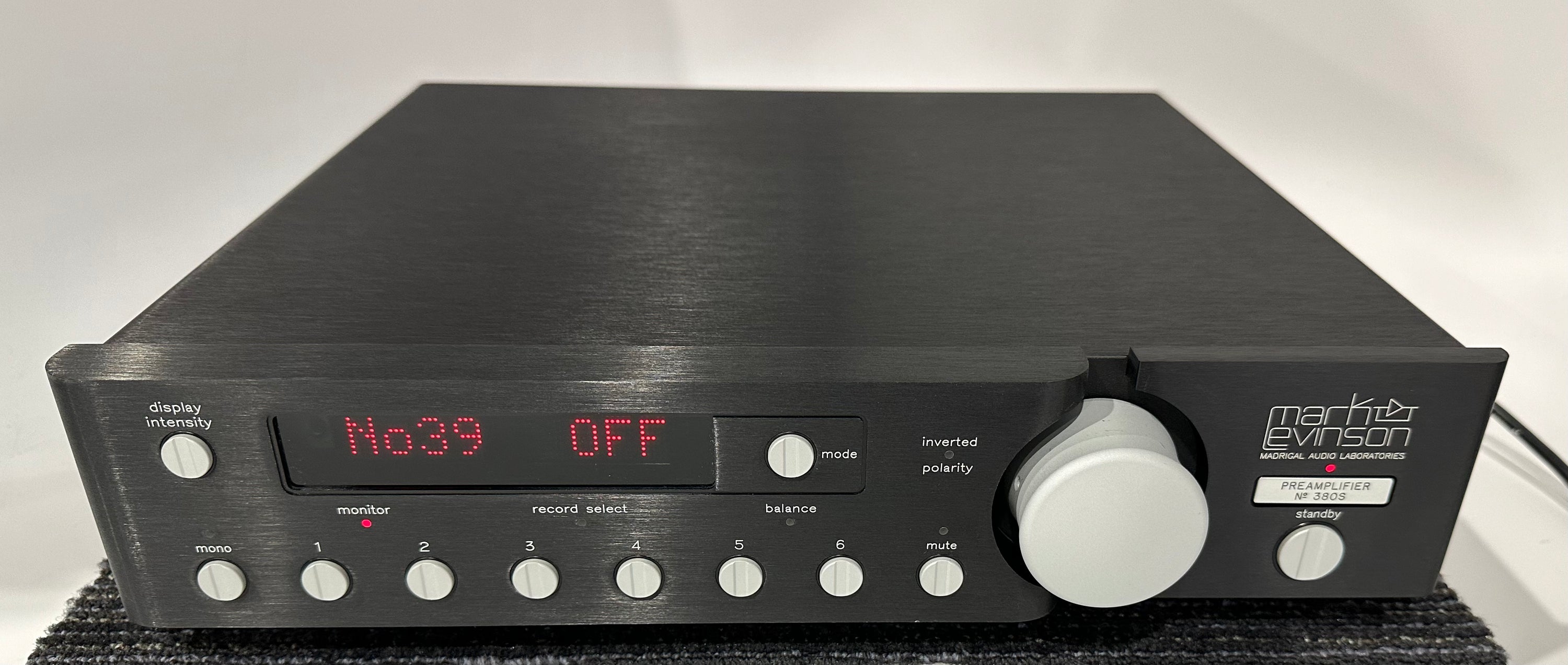 Mark Levinson 380S Preamplifier w/Remote