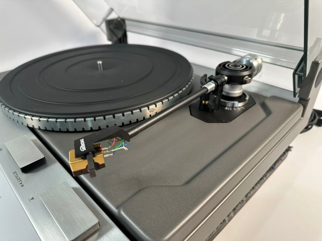 Platine vinyle Thorens TD 202 | Noir et Blanc Platine vinyle Thorens TD 202 | Noir et Blanc