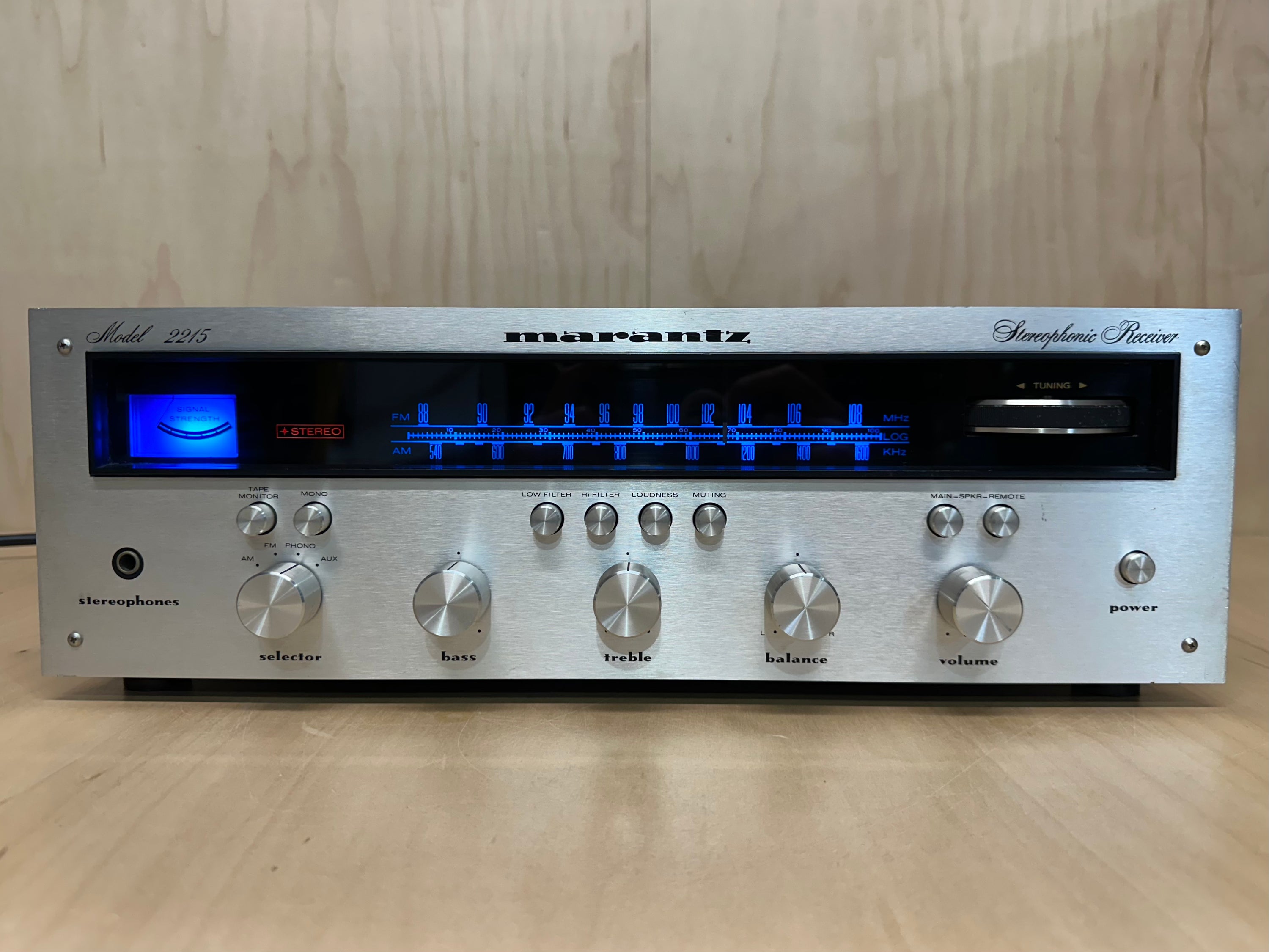 Marantz Model 2215 Receiver