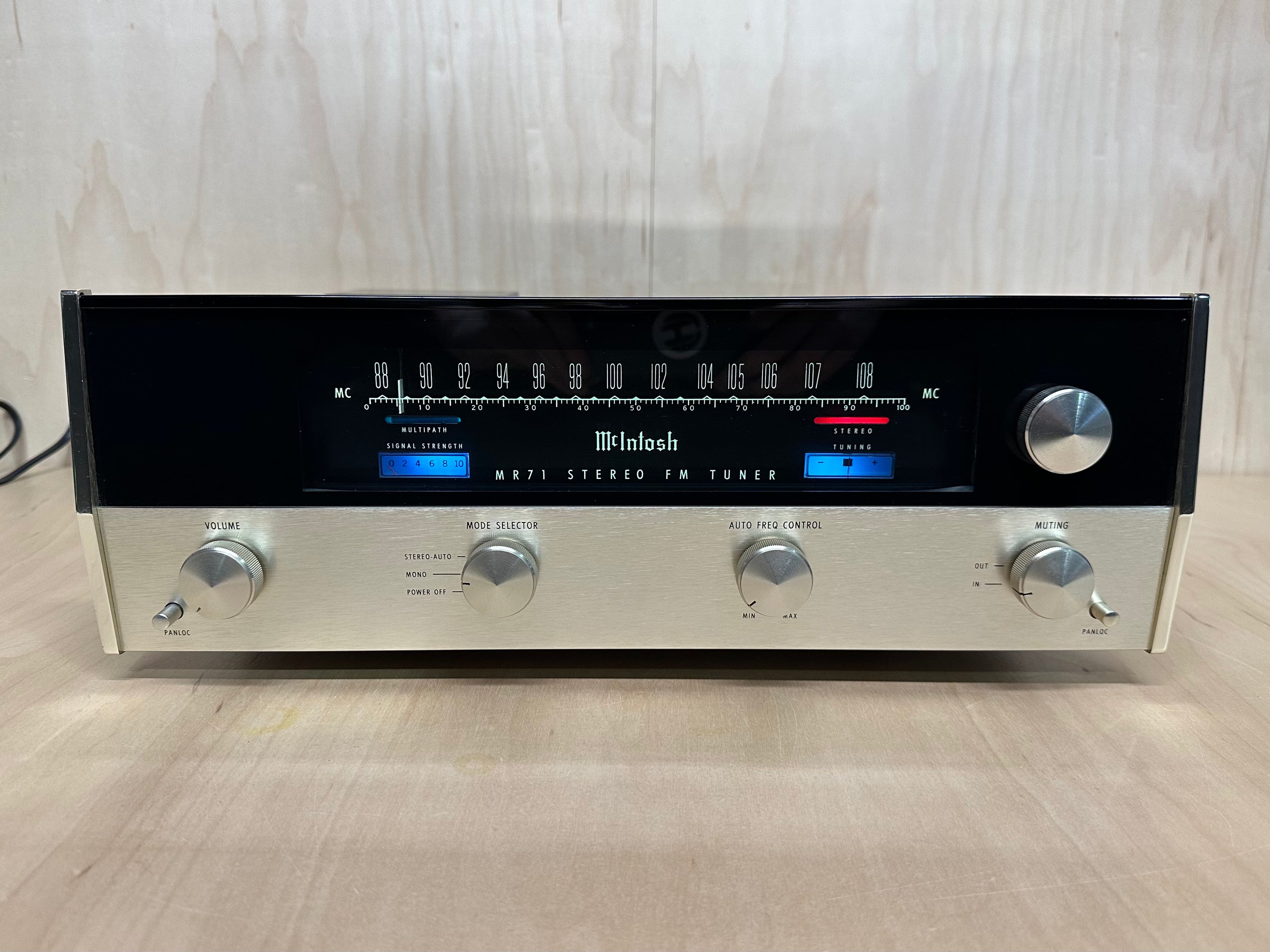 Mcintosh MR71 All Tube Analog FM Stereo Tuner Serviced w/Original Box