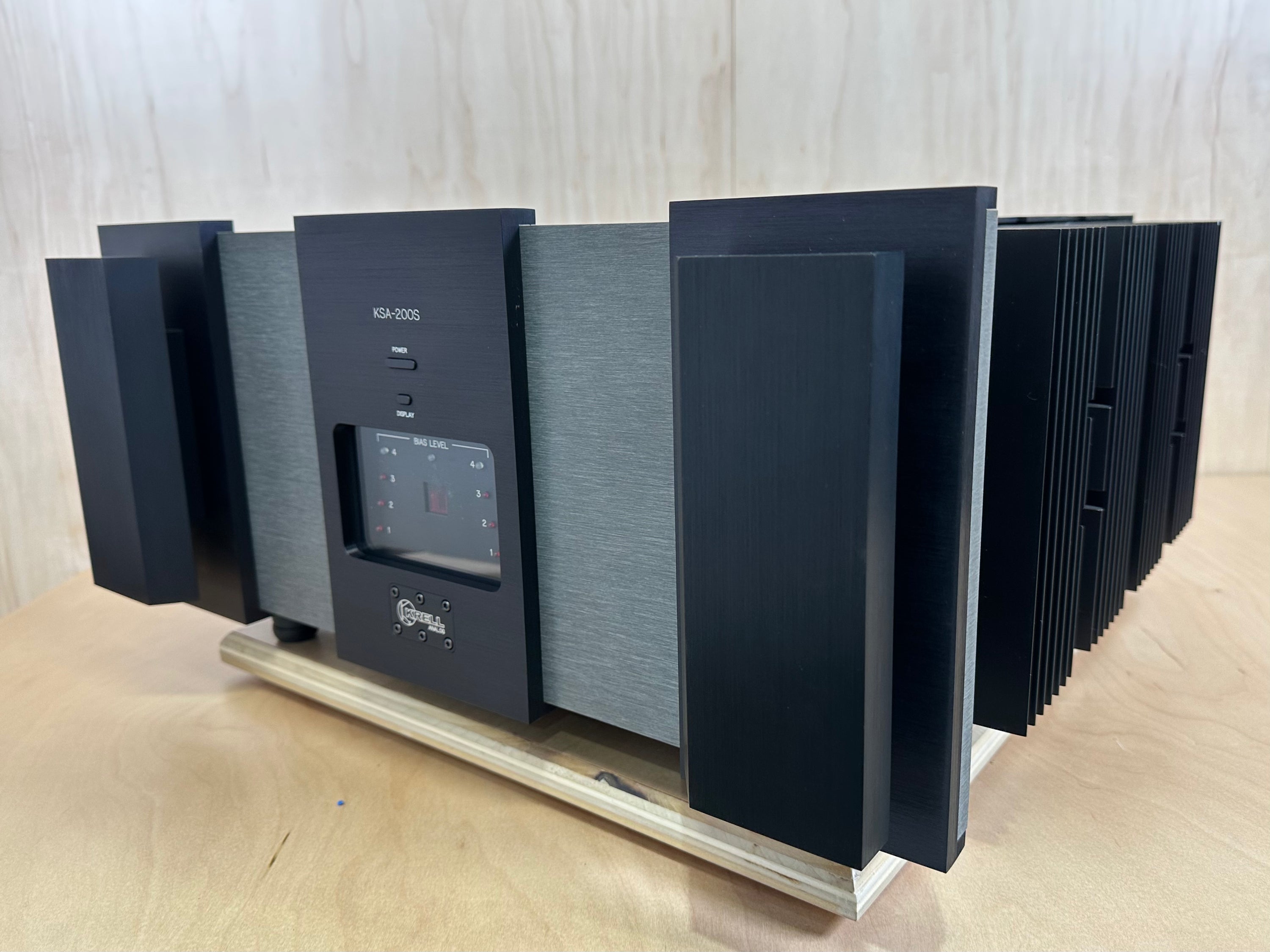 Krell KSA-200S Amplifier – Record Mart HiFi Krell KSA-200S Amplifier – Record Mart HiFi