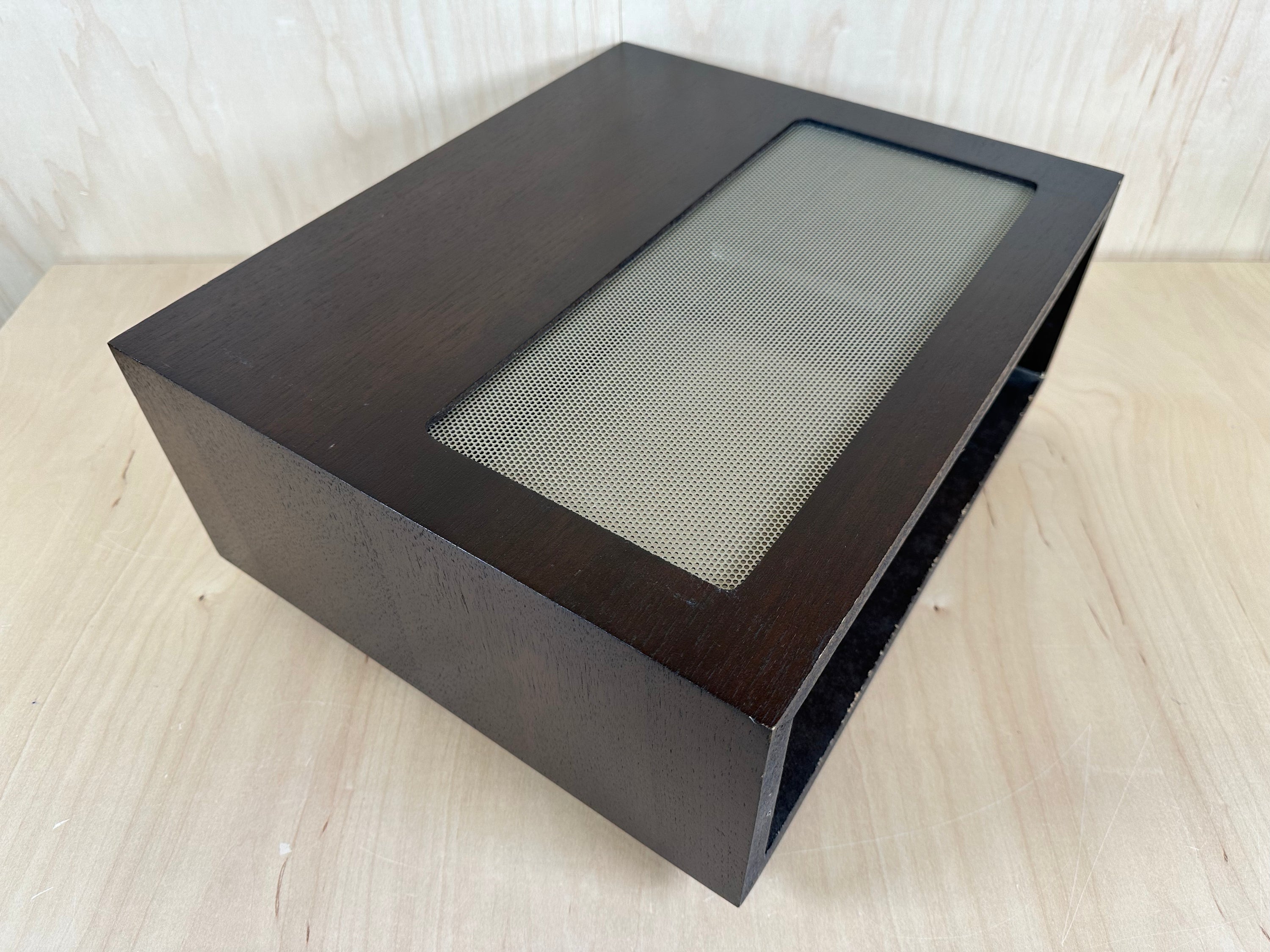 Mcintosh L52 Cabinet w/Panlocs Originally used with a  C28