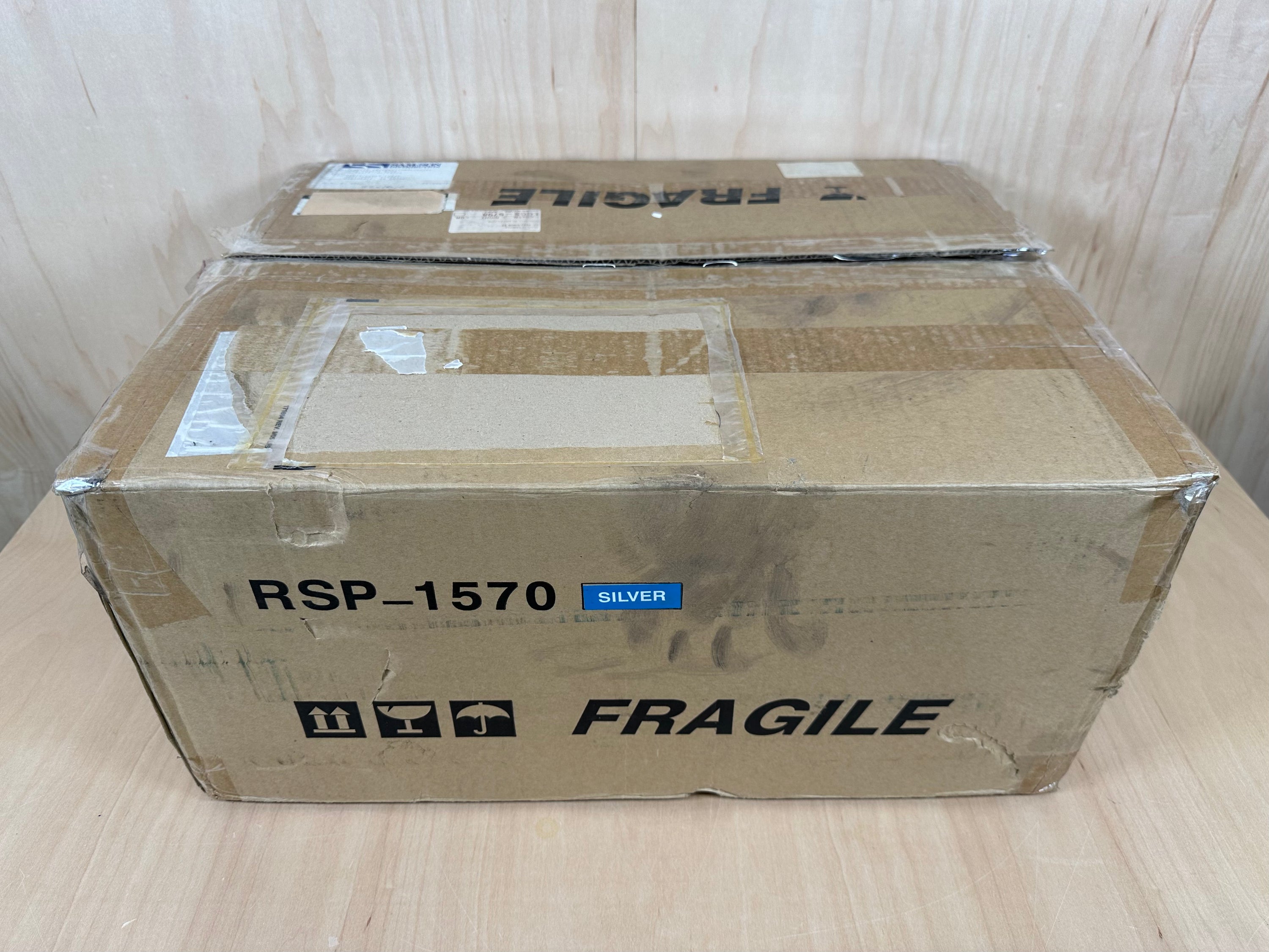 Rotel RSP-1570 Preamplifier Surround Sound Processor w/Remote and Box