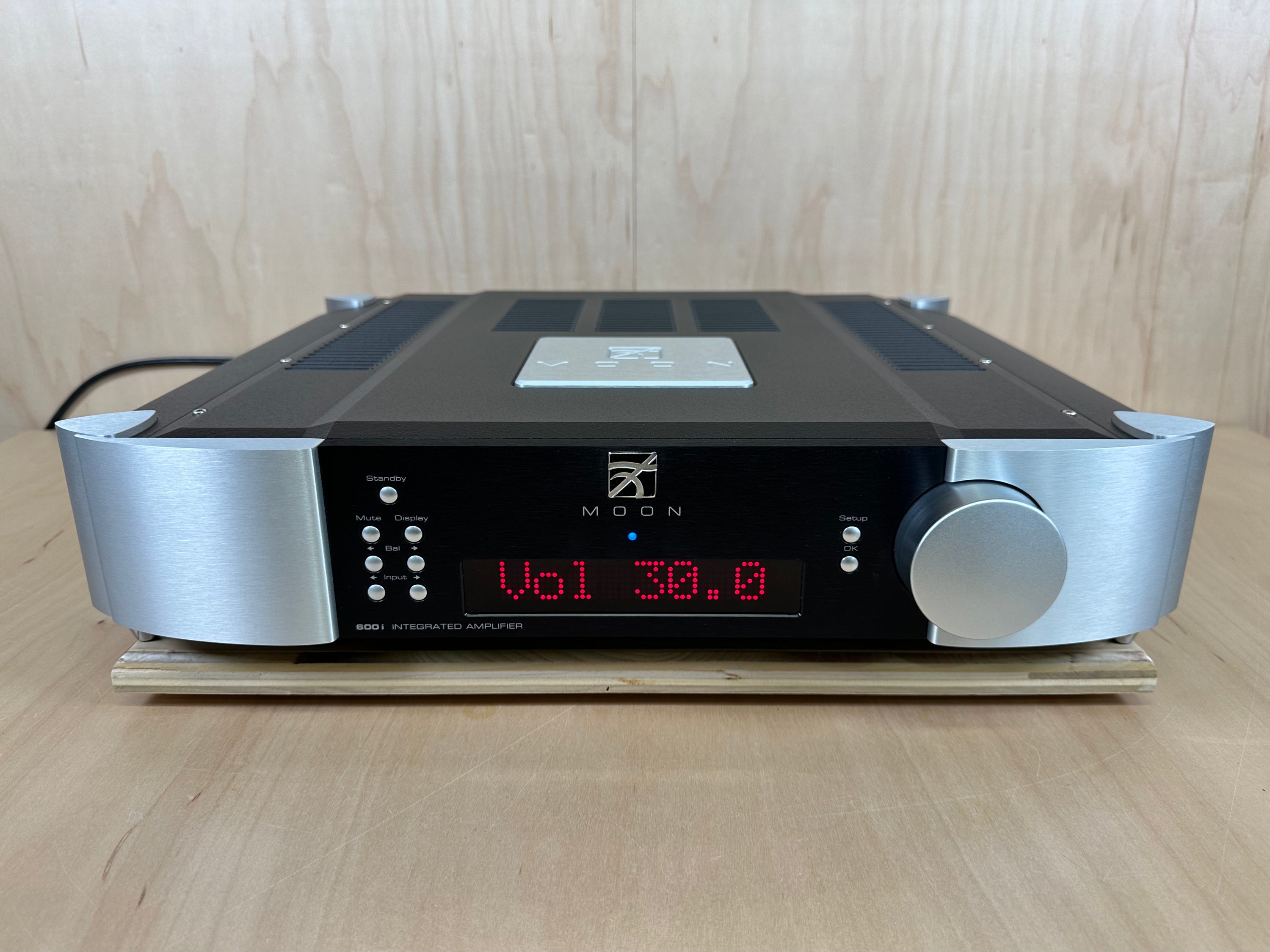 Simaudio Moon 600i Integrated Amplifier