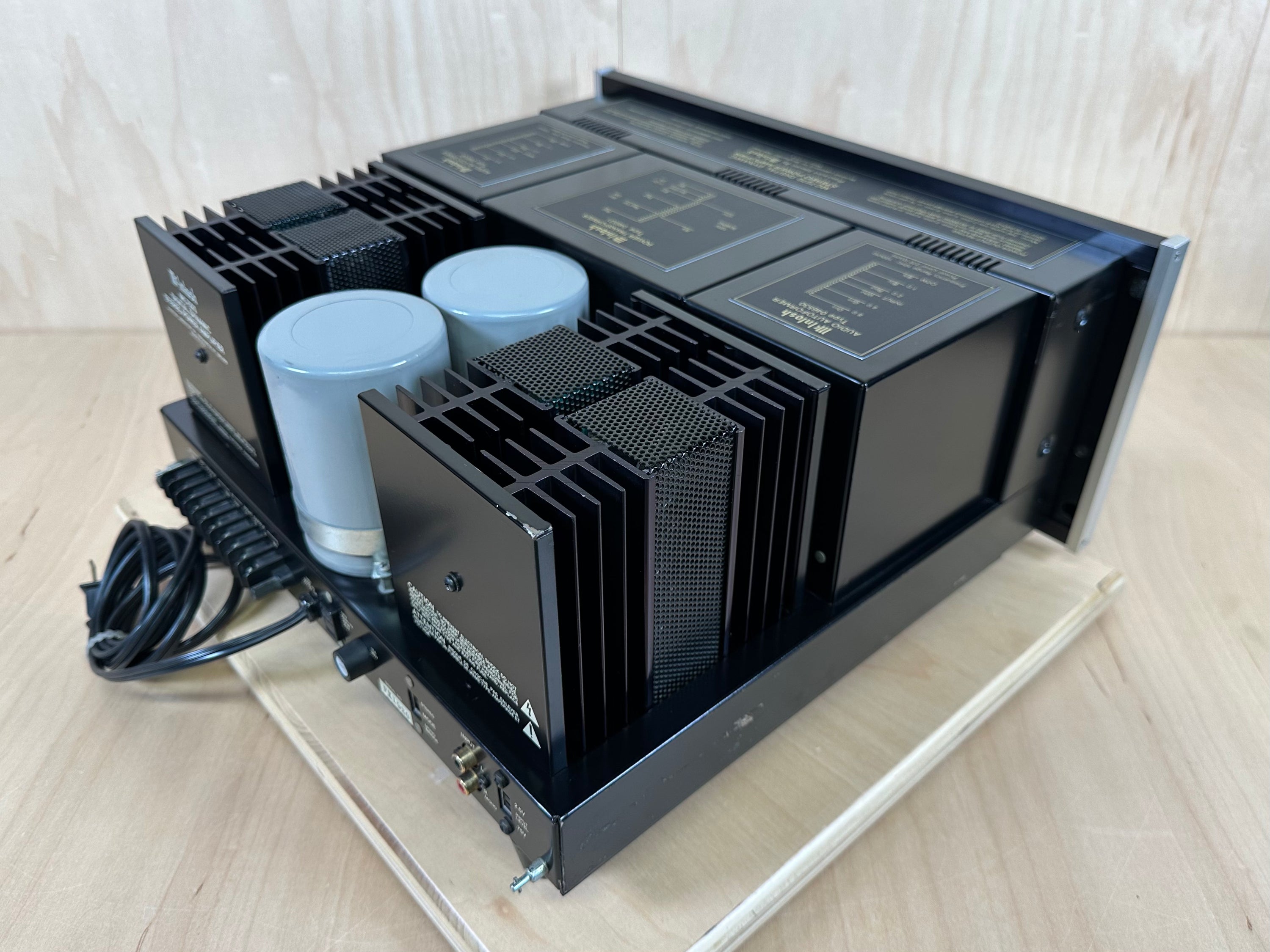 McIntosh MC7270 Digital Dynamic Stereo Power Amplifier
