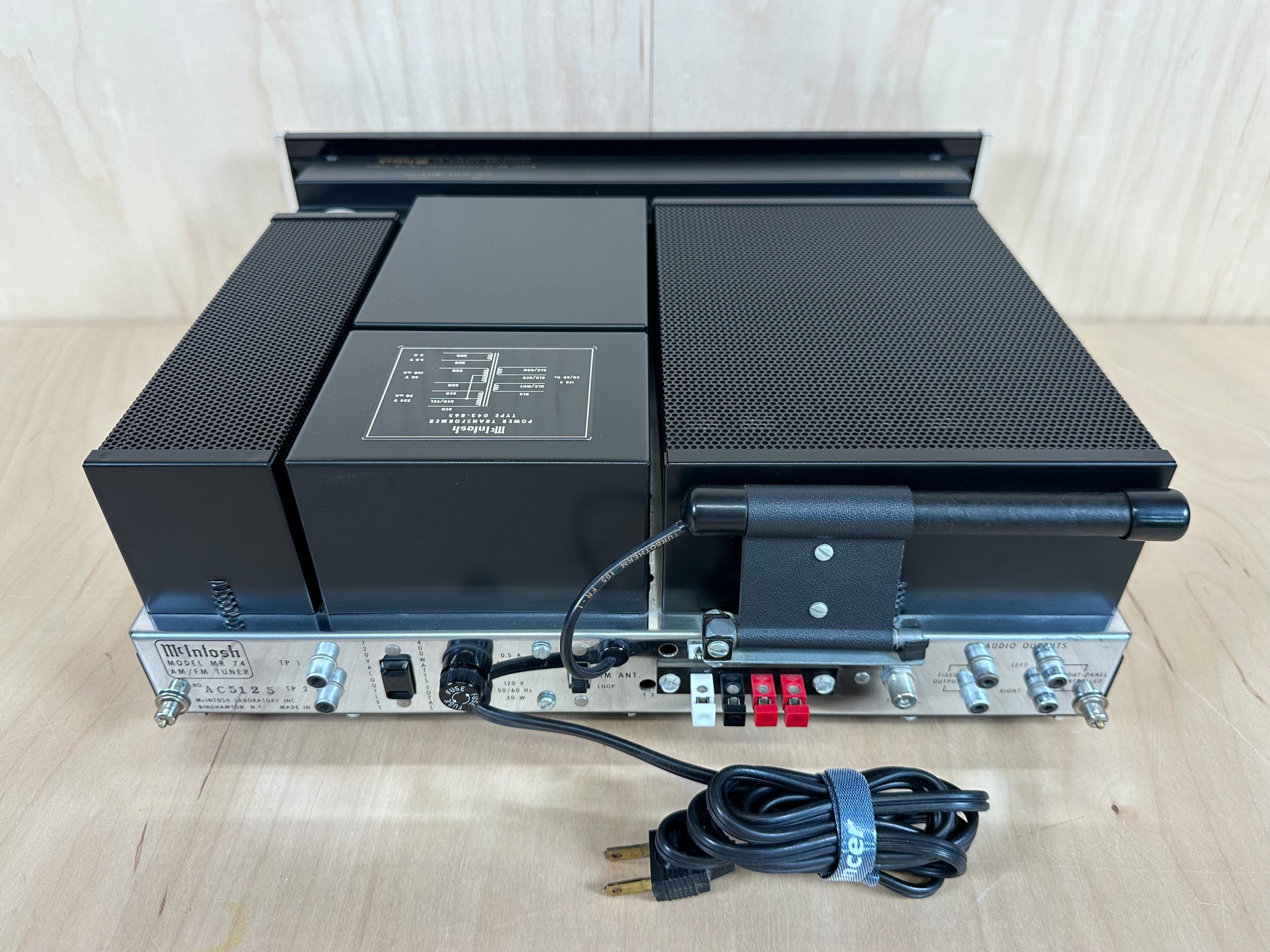 McIntosh Model MR 74 Stereophonic AM/FM Tuner w/New Factory Box