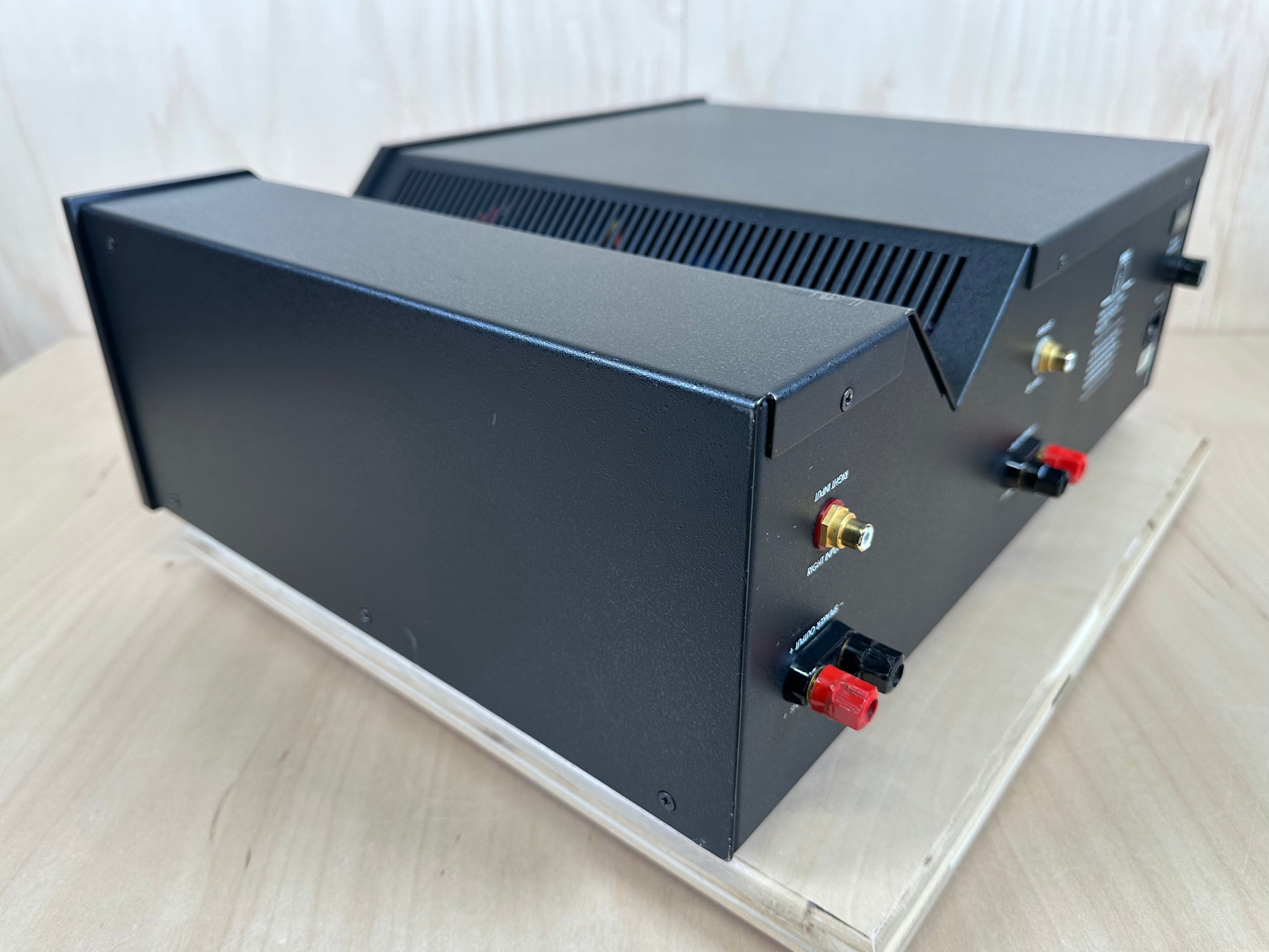 Aragon 4004 Mark II Dual Mono Power Amplifier