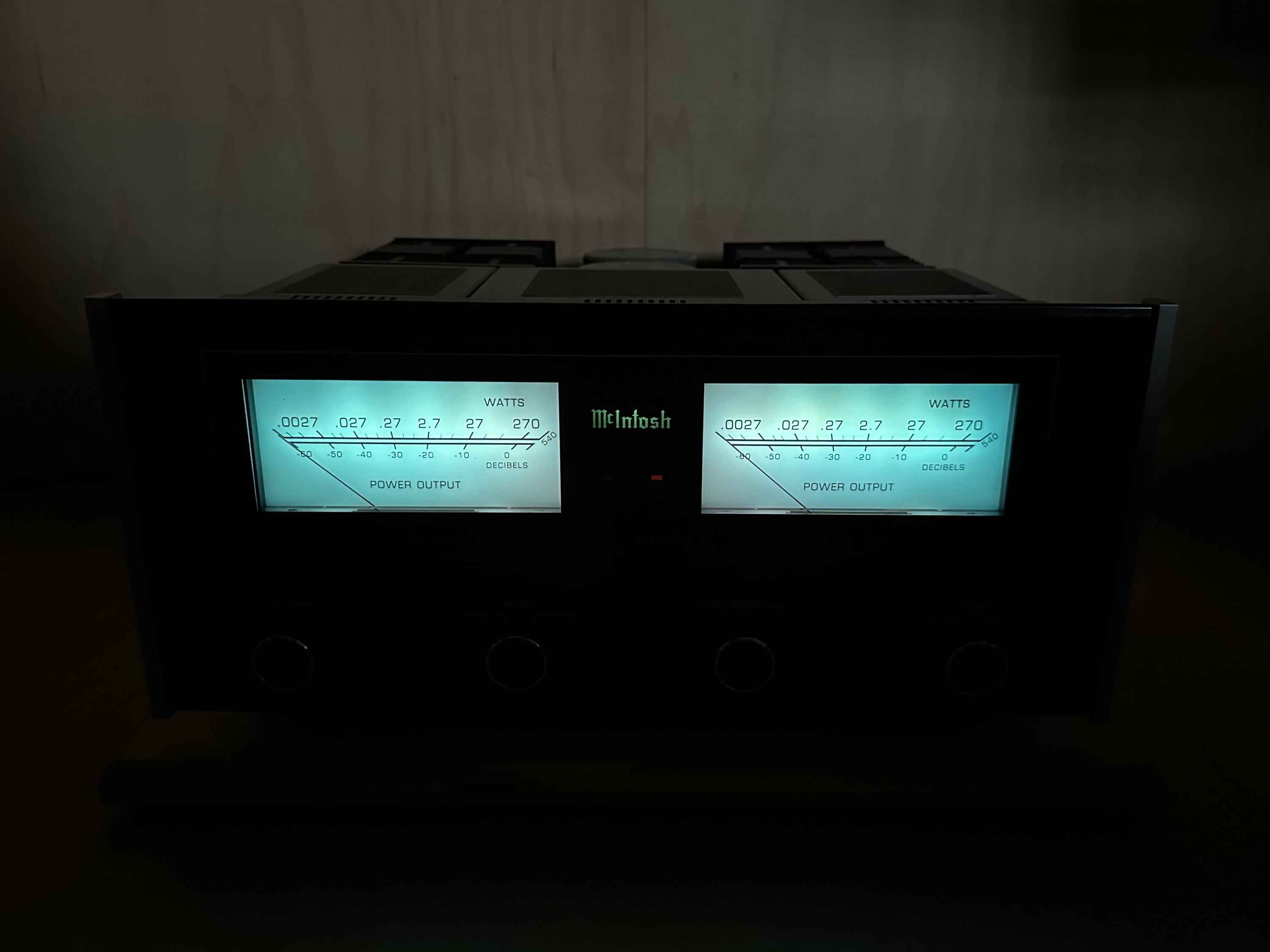 McIntosh MC7270 Digital Dynamic Stereo Power Amplifier