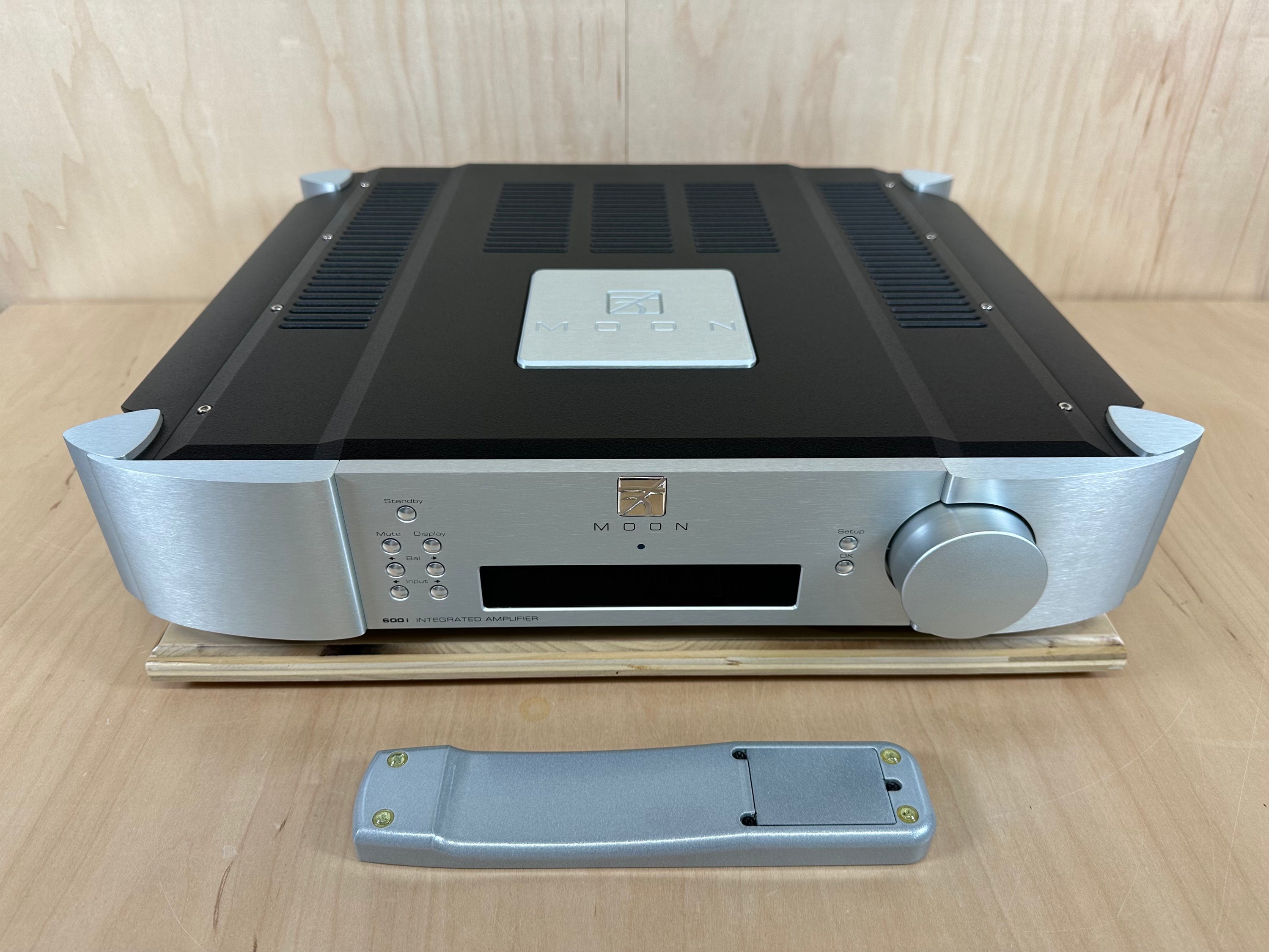 Simaudio Moon 600i Integrated Amplifier