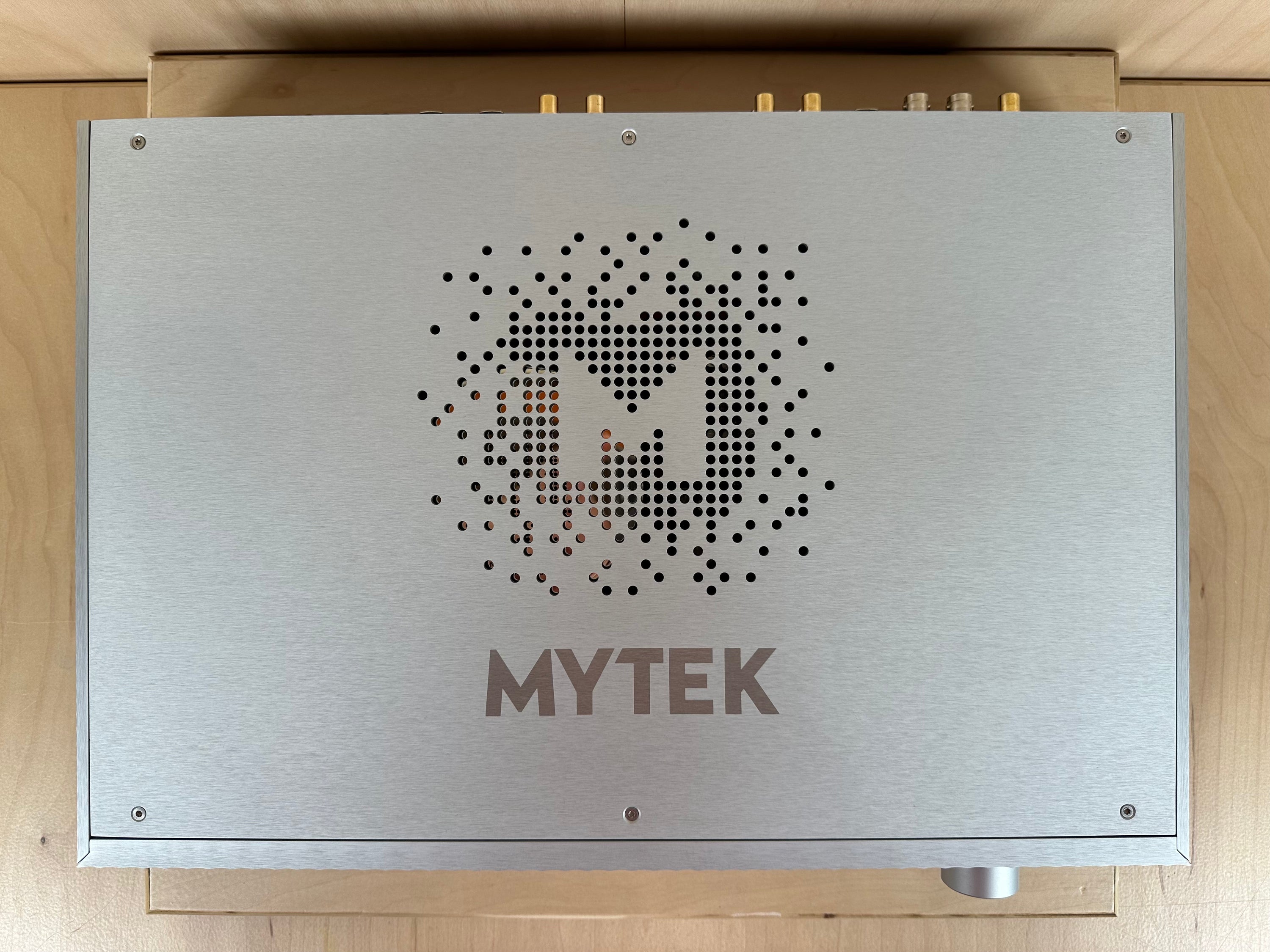 MYTEK Manhattan II DAC - Preamplifier - Headphone amp w/New LED Display