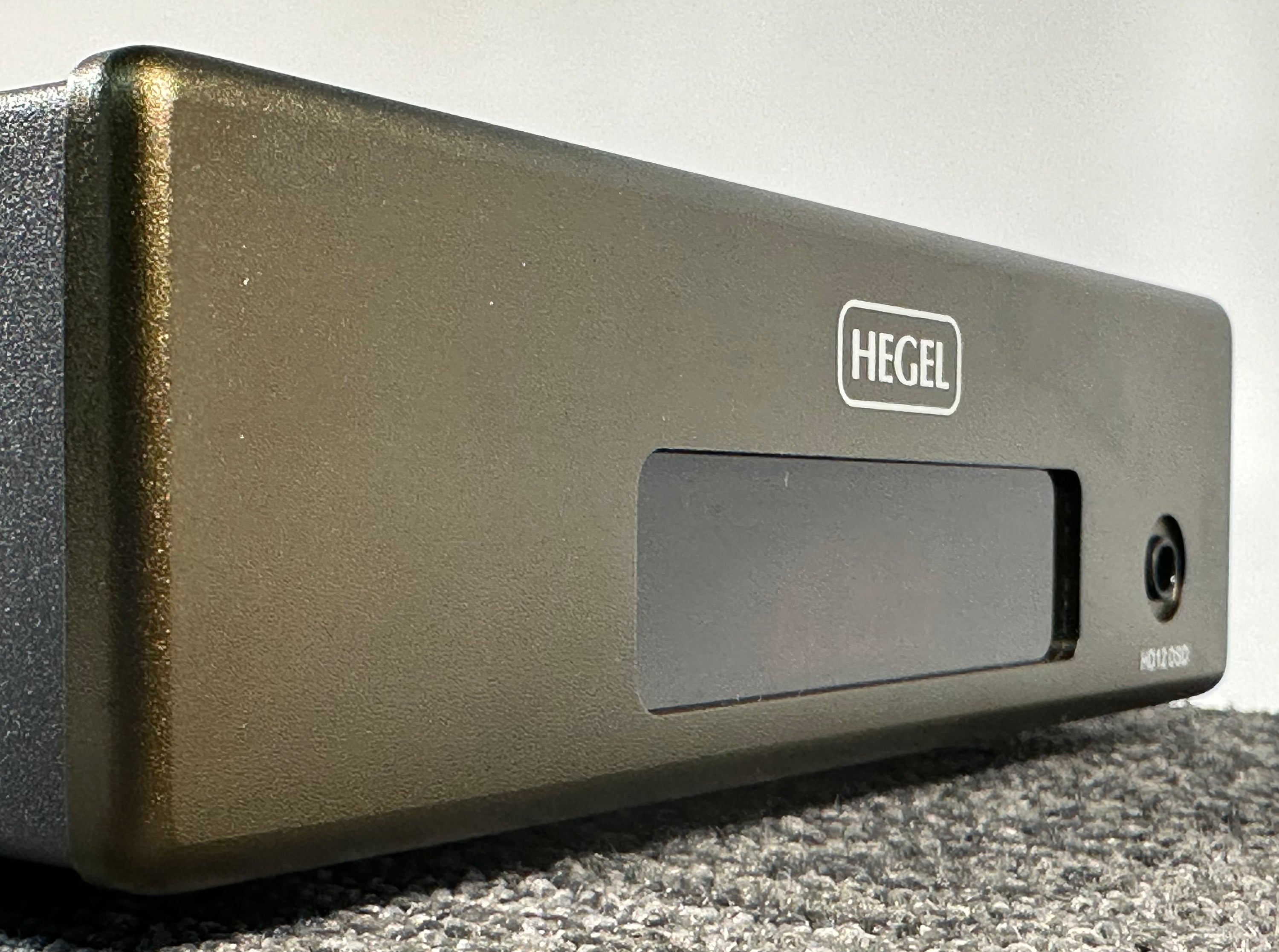 Hegel HD12 DSD DAC w/Remote