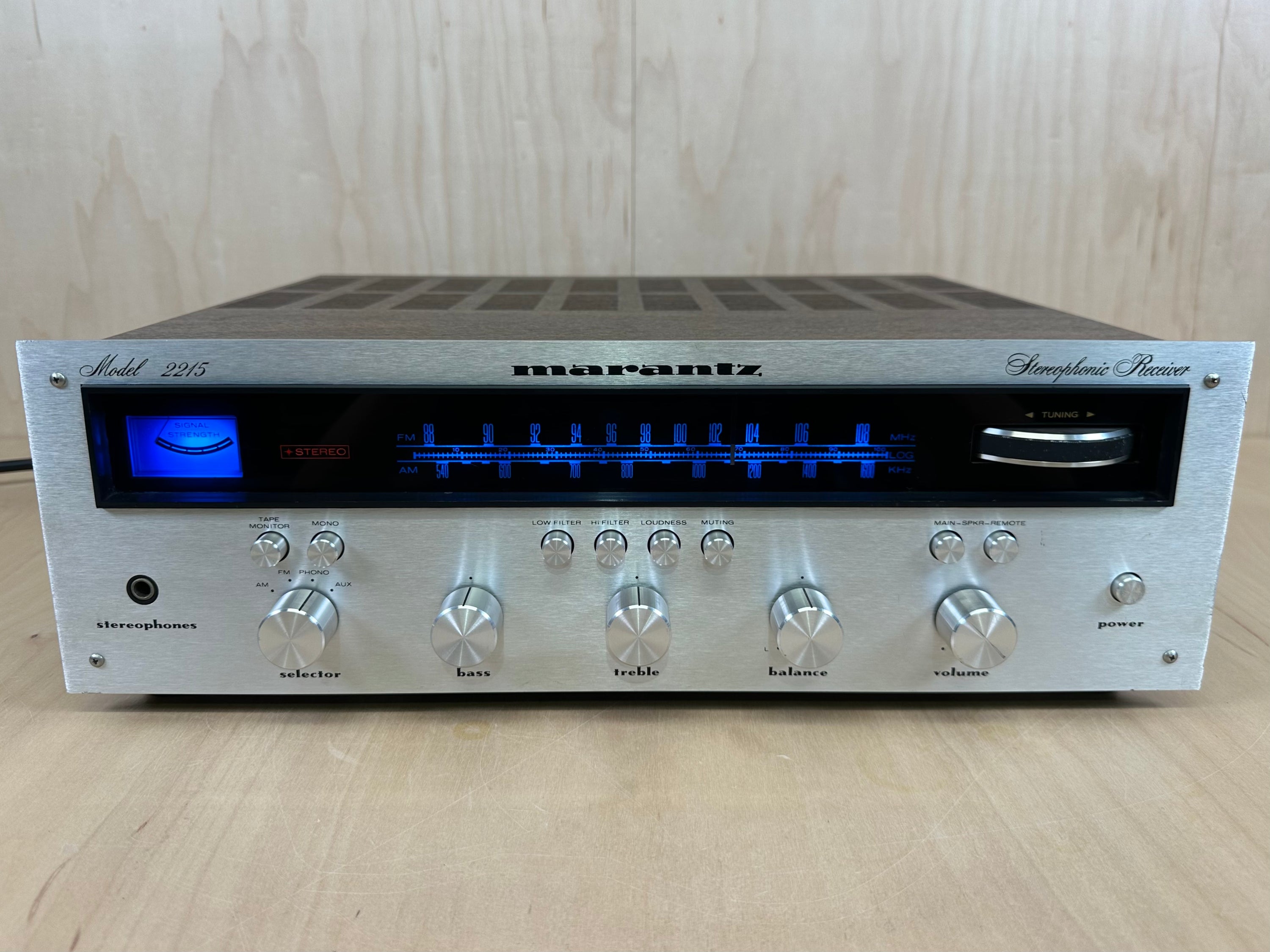 Marantz Model 2215 Receiver