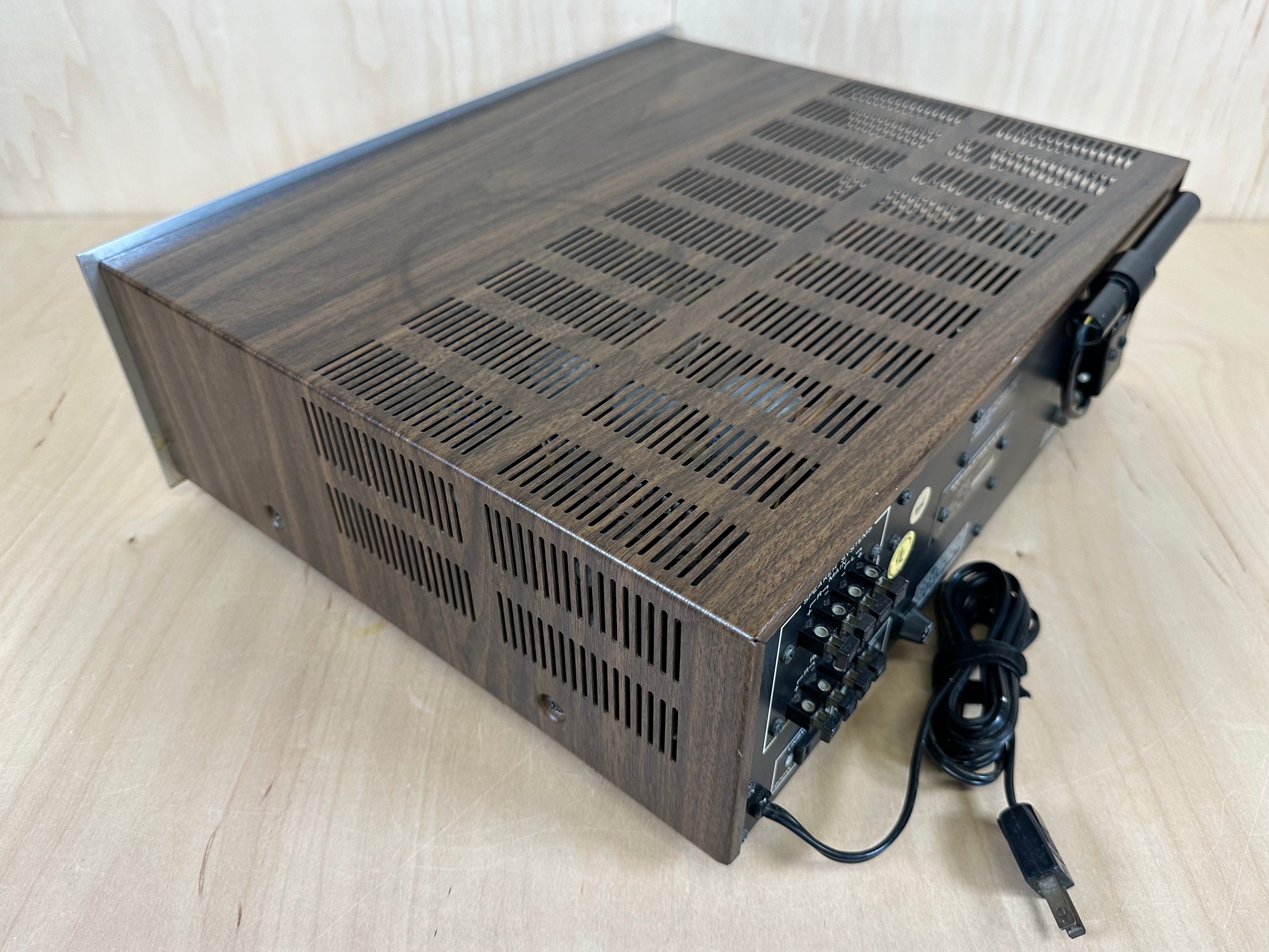 Marantz Model 2215 Receiver
