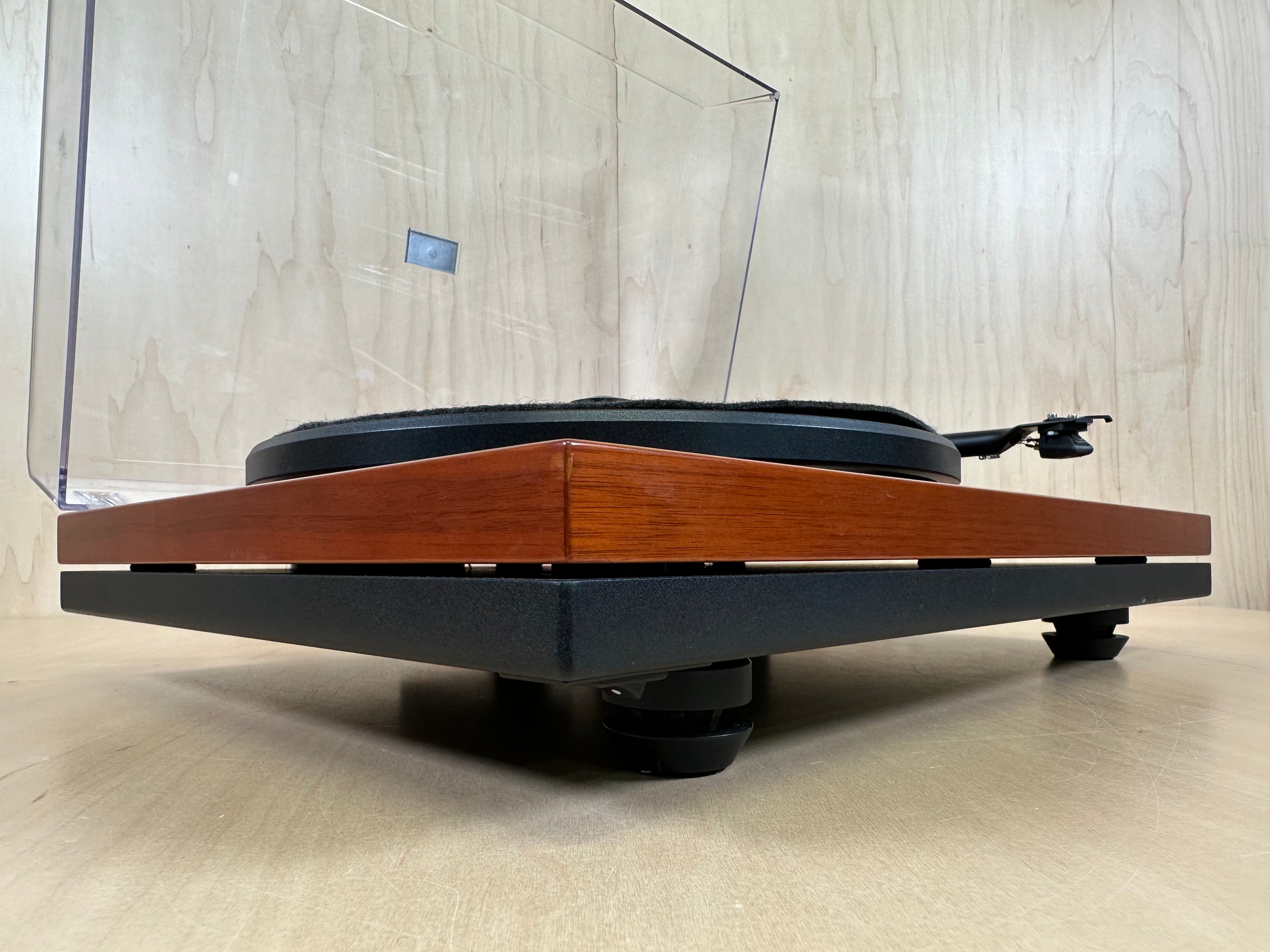 Music Hall mmf-5.1 SE Turntable w/Goldring 1022GX Cartridge