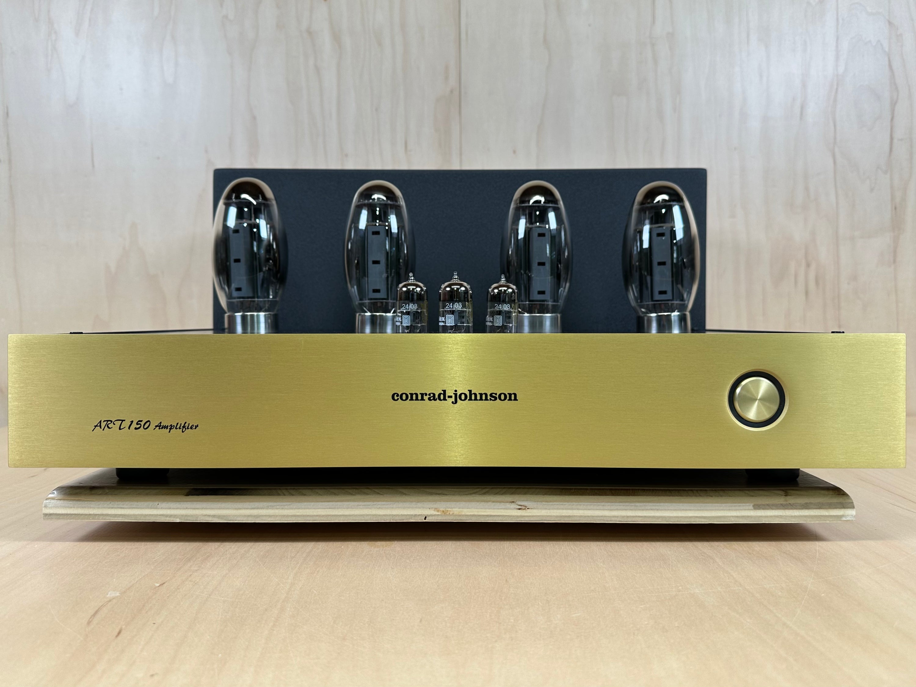 Conrad Johnson ART150 Amplifier Open Box
