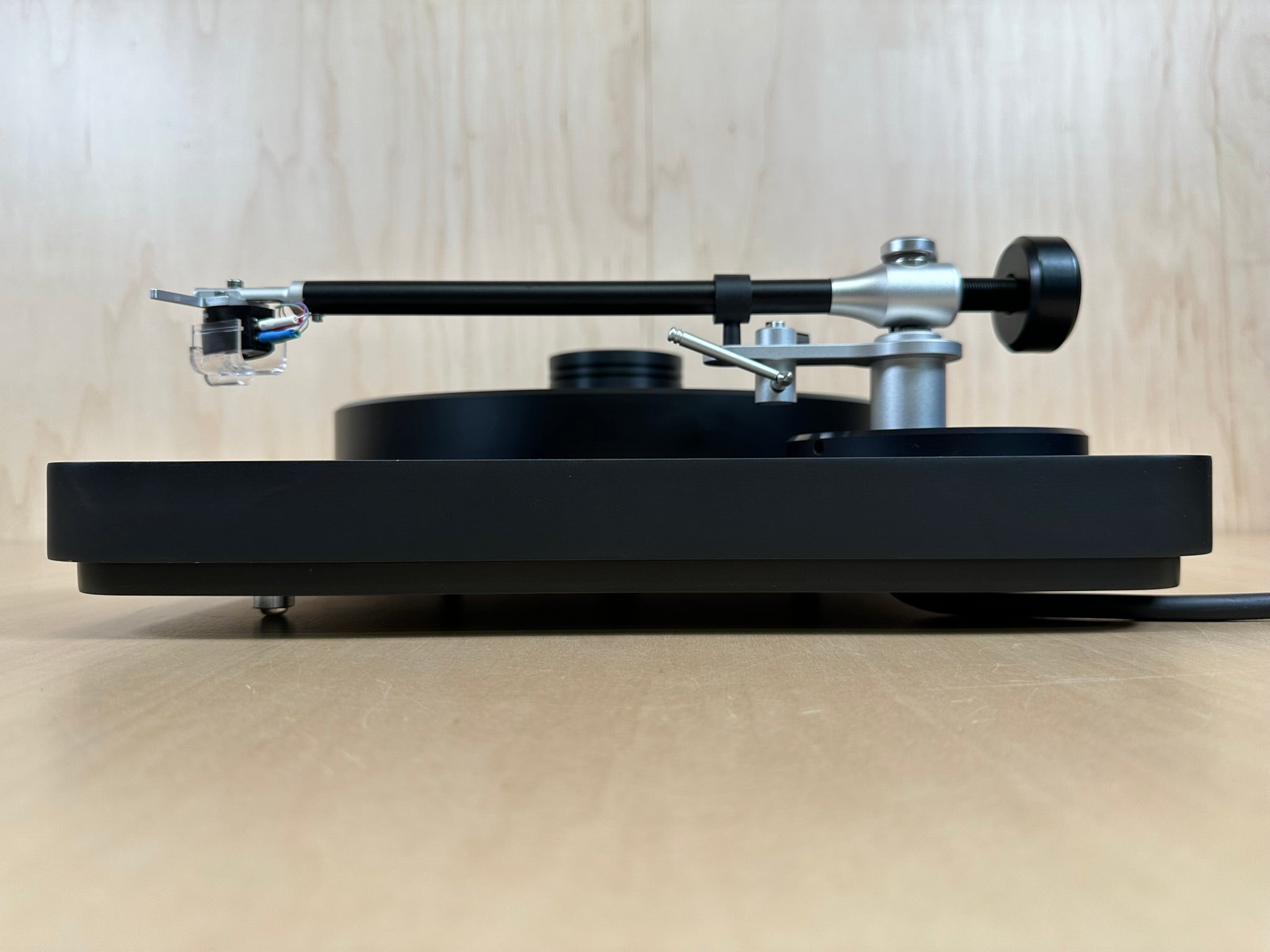 Clearaudio Concept Black Turntable w/Performer V2 Cartridge & MCRU Linear Power Supply and Dust Cover