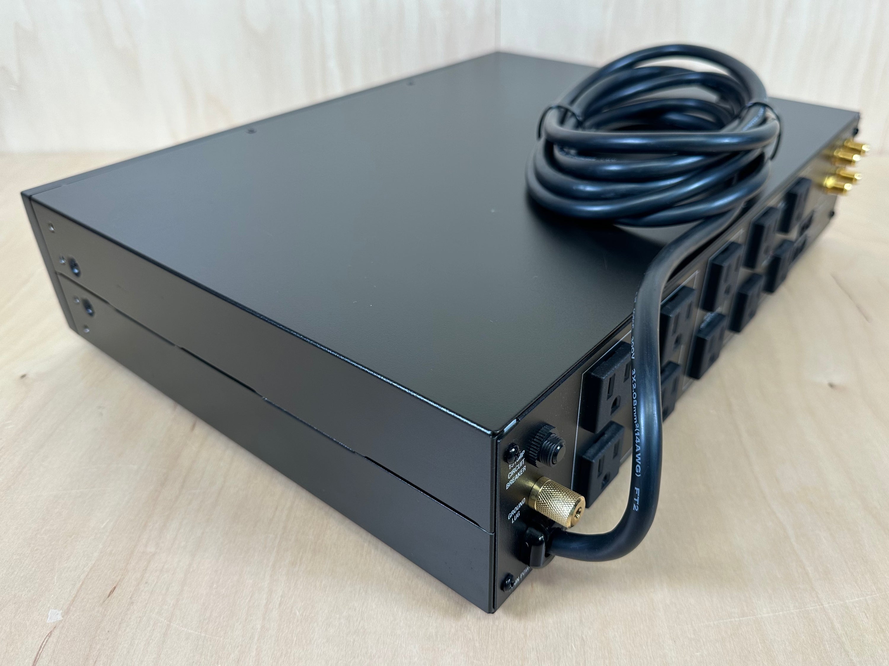 Panamax MR-5100 Power Conditioner