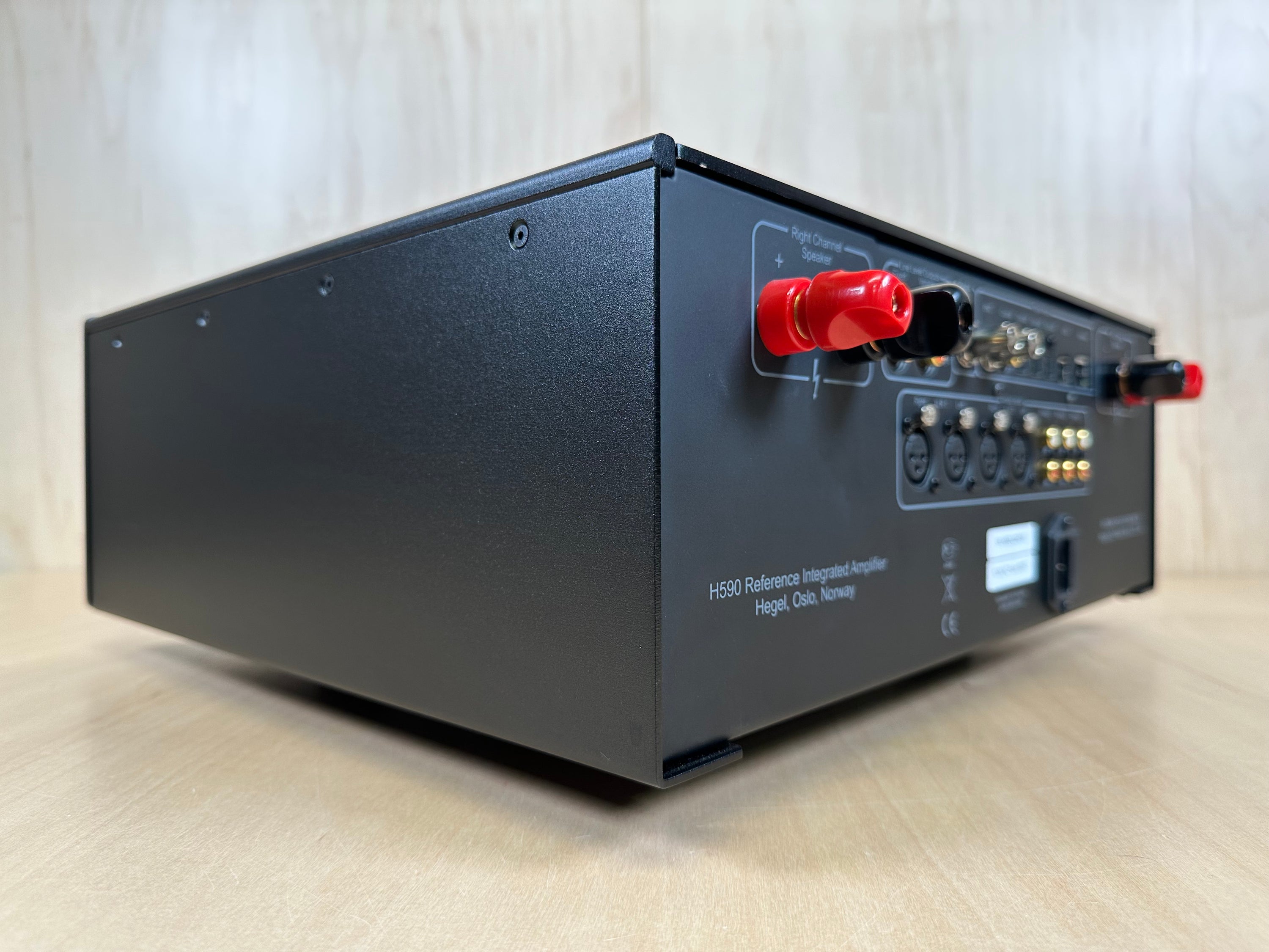 Hegel H590 Flagship Integrated Amp w/Remote and Original Box