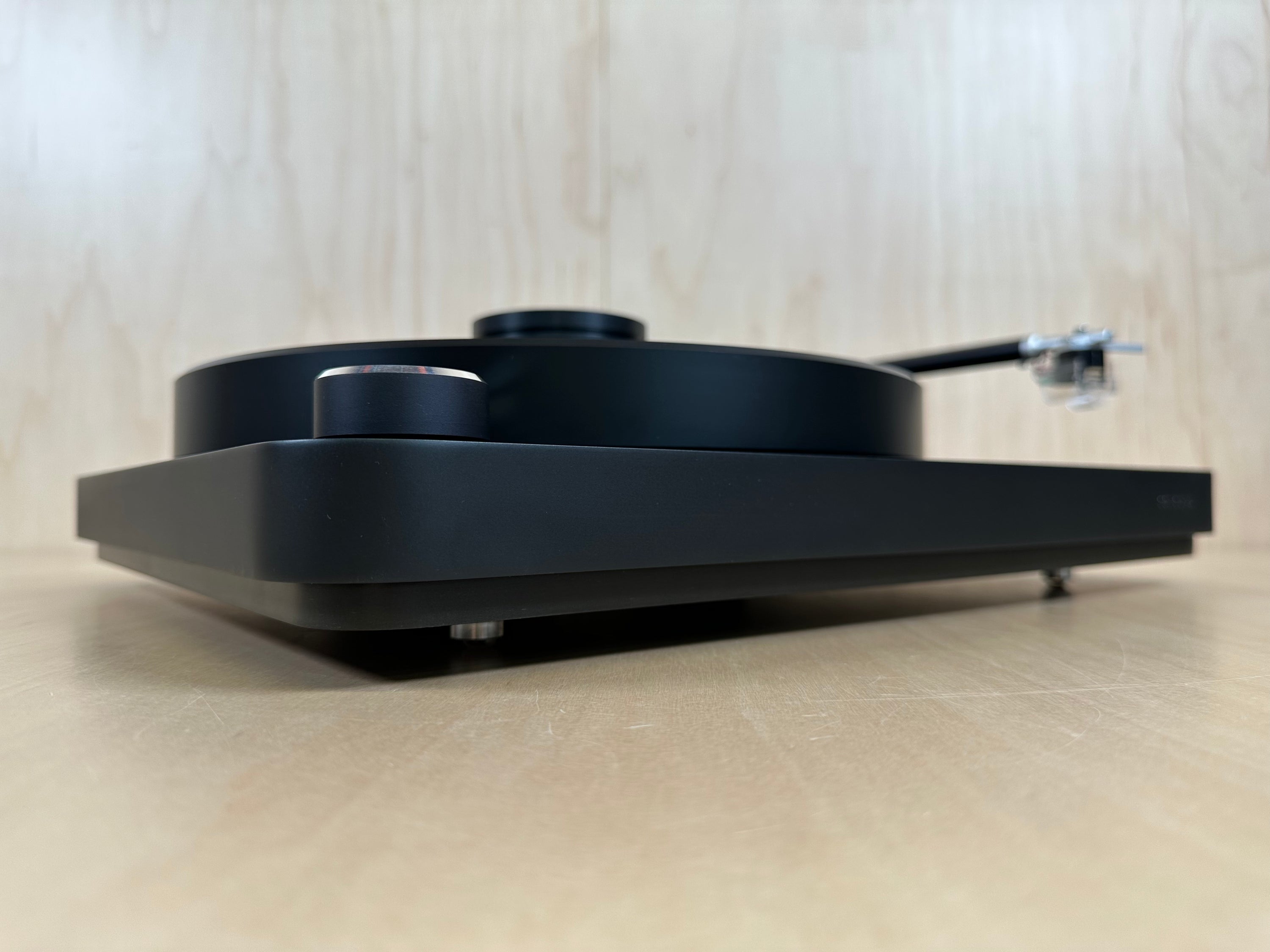 Clearaudio Concept Black Turntable w/Performer V2 Cartridge & MCRU Linear Power Supply and Dust Cover
