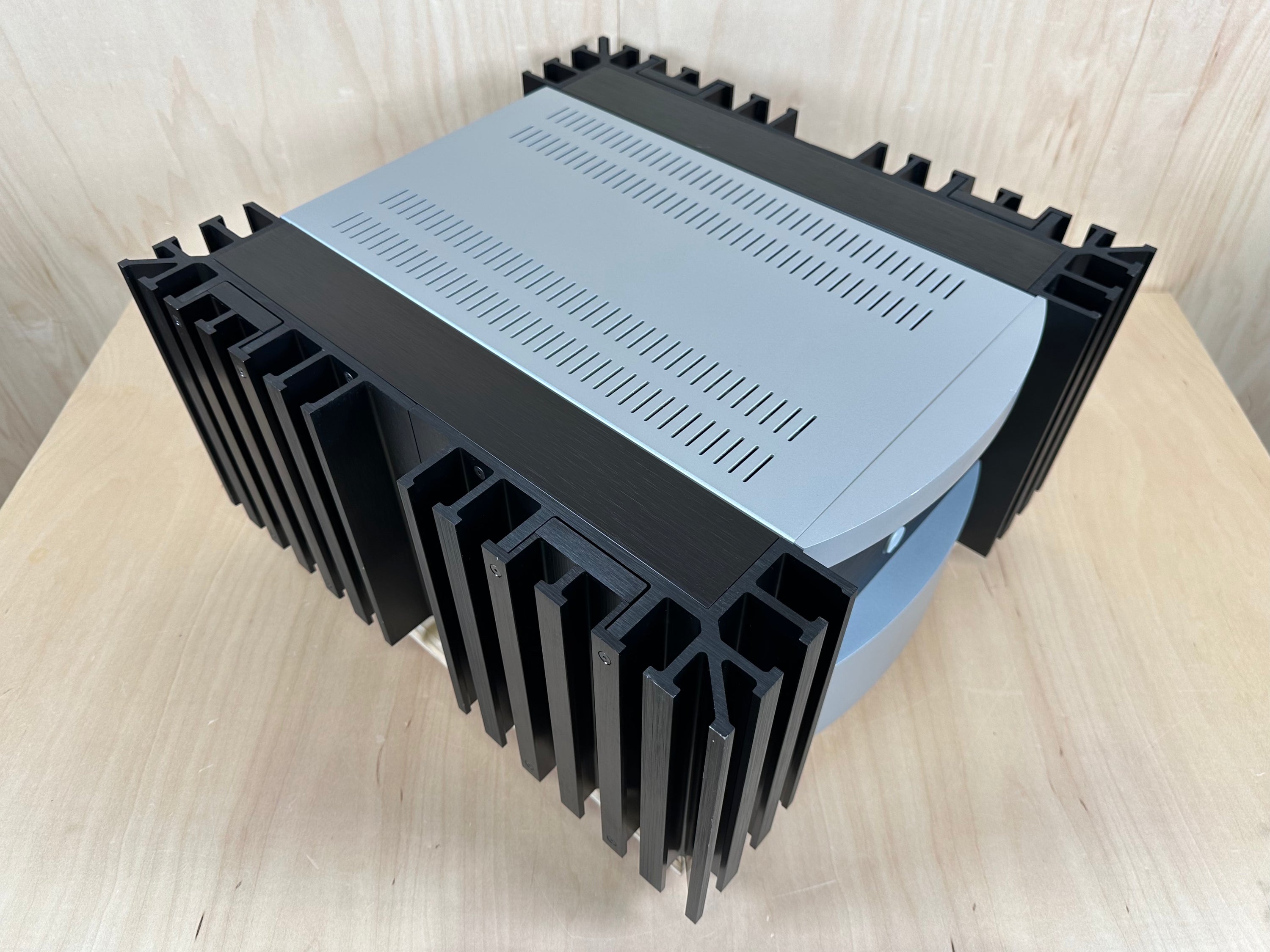 Mark Levinson 331 Dual Monaural Amplifier Recapped and Serviced