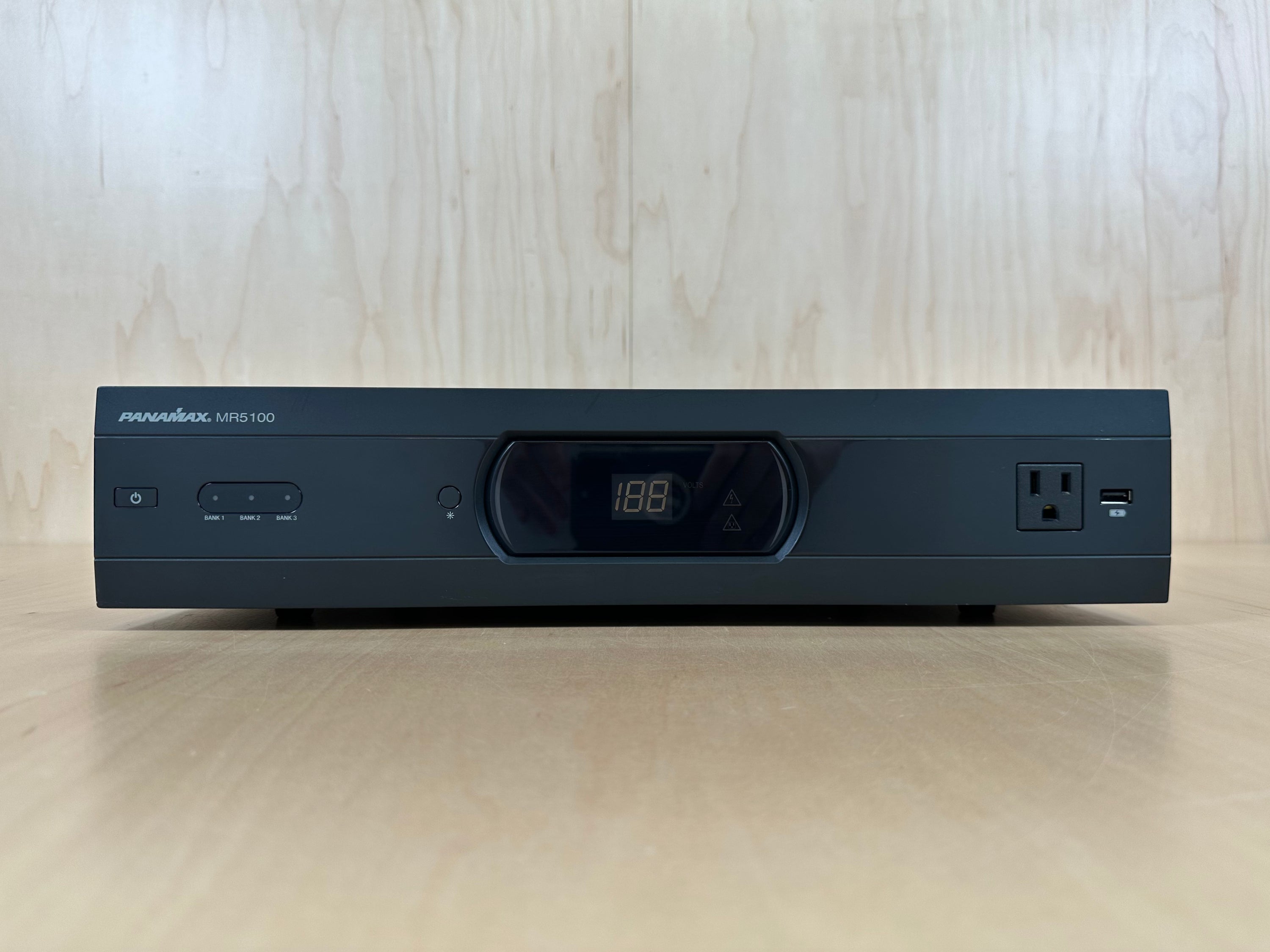 Panamax MR-5100 Power Conditioner