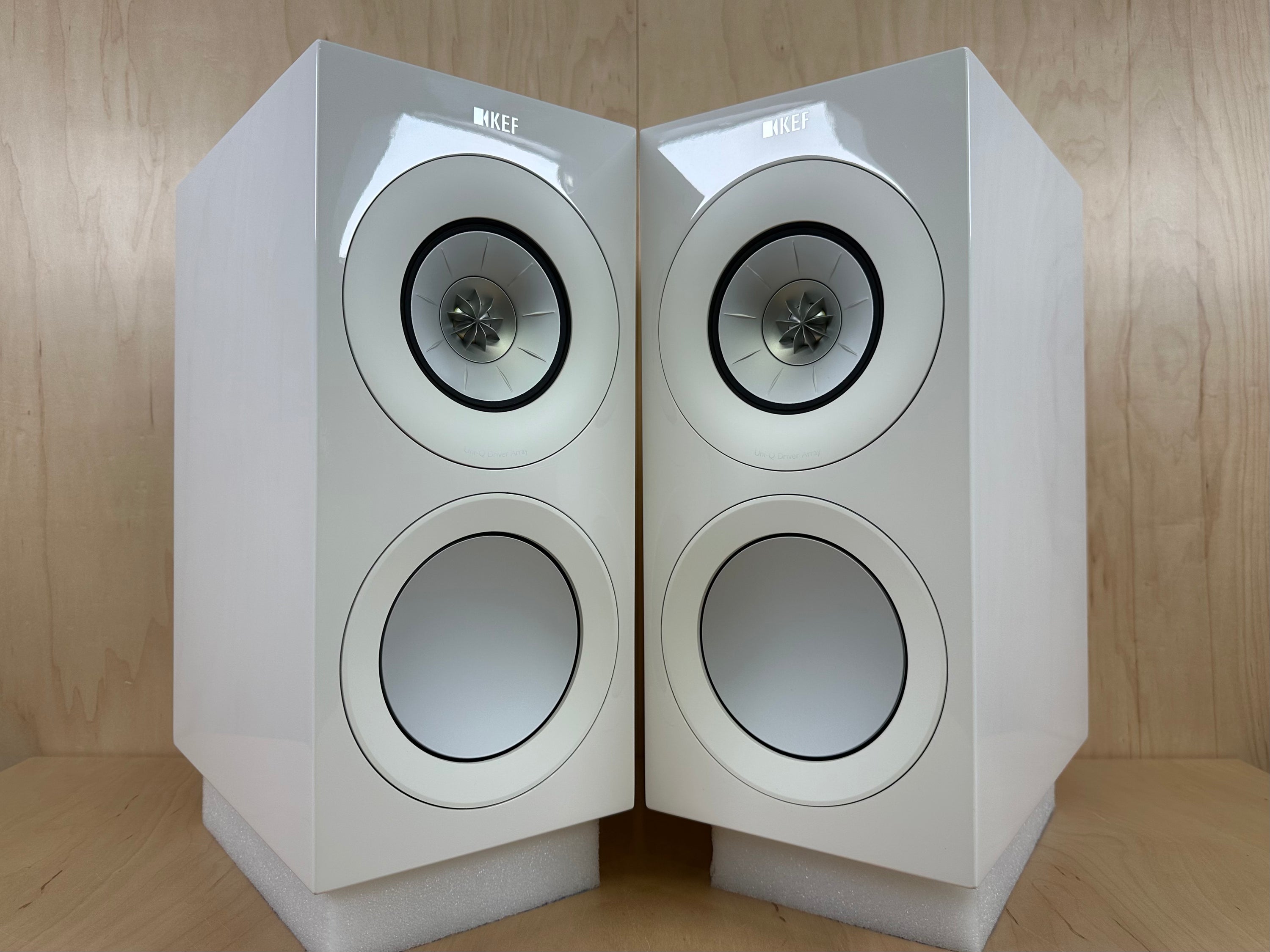 KEF R3 Speakers in Gloss White (NOT META)