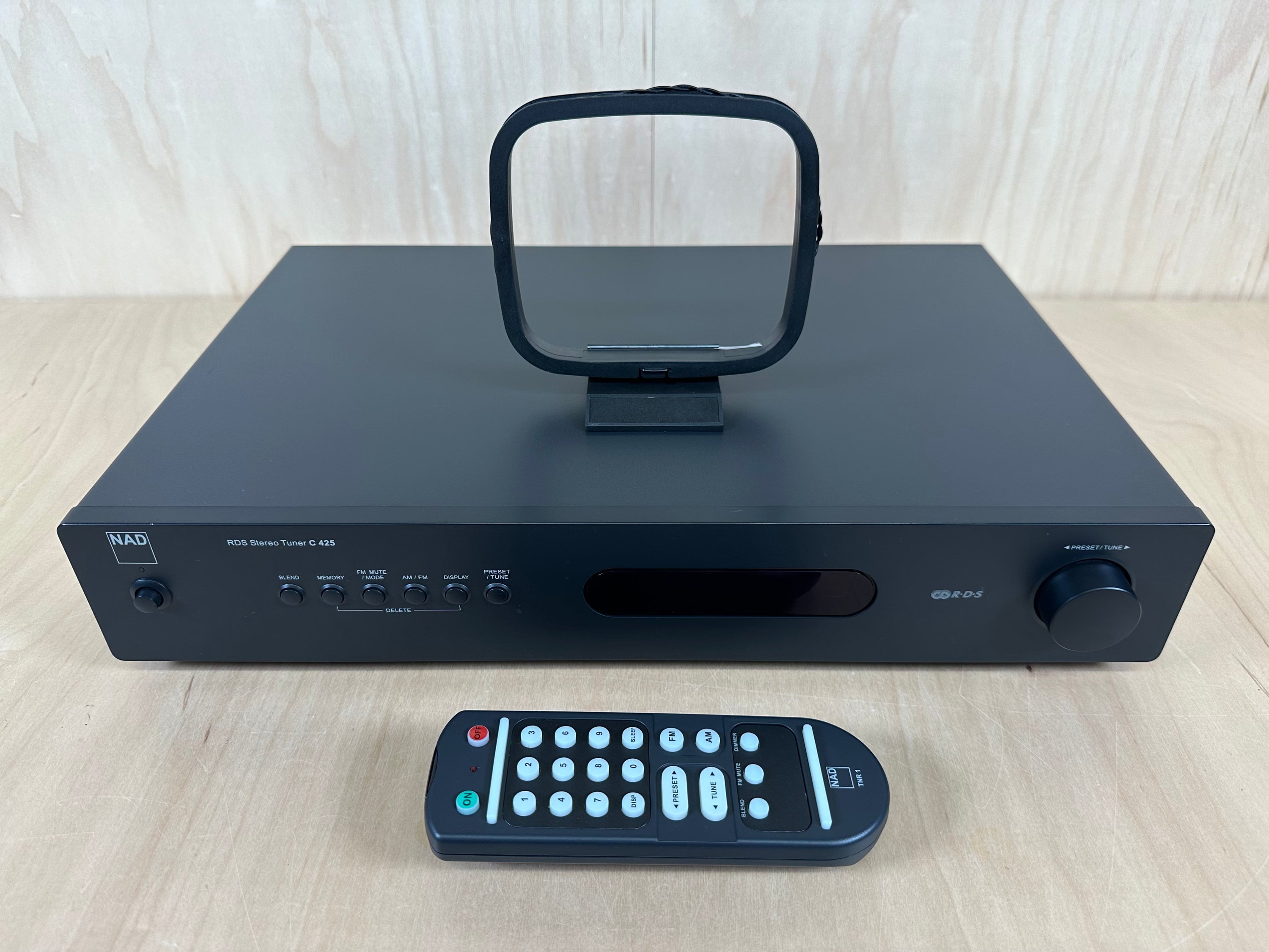 NAD RDS C425 FM/AM Tuner with Remote Control