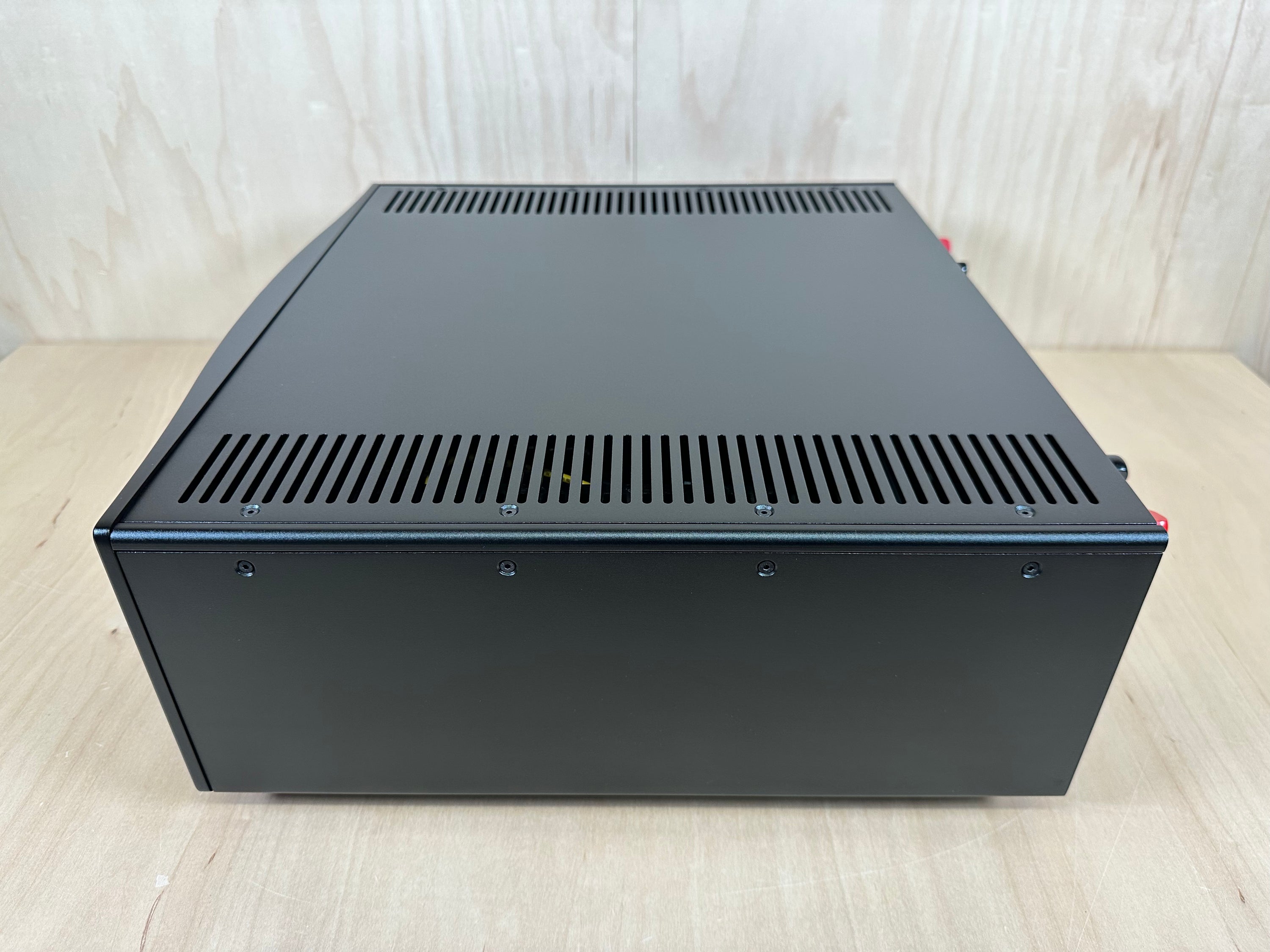 Hegel H590 Flagship Integrated Amp w/Remote and Original Box