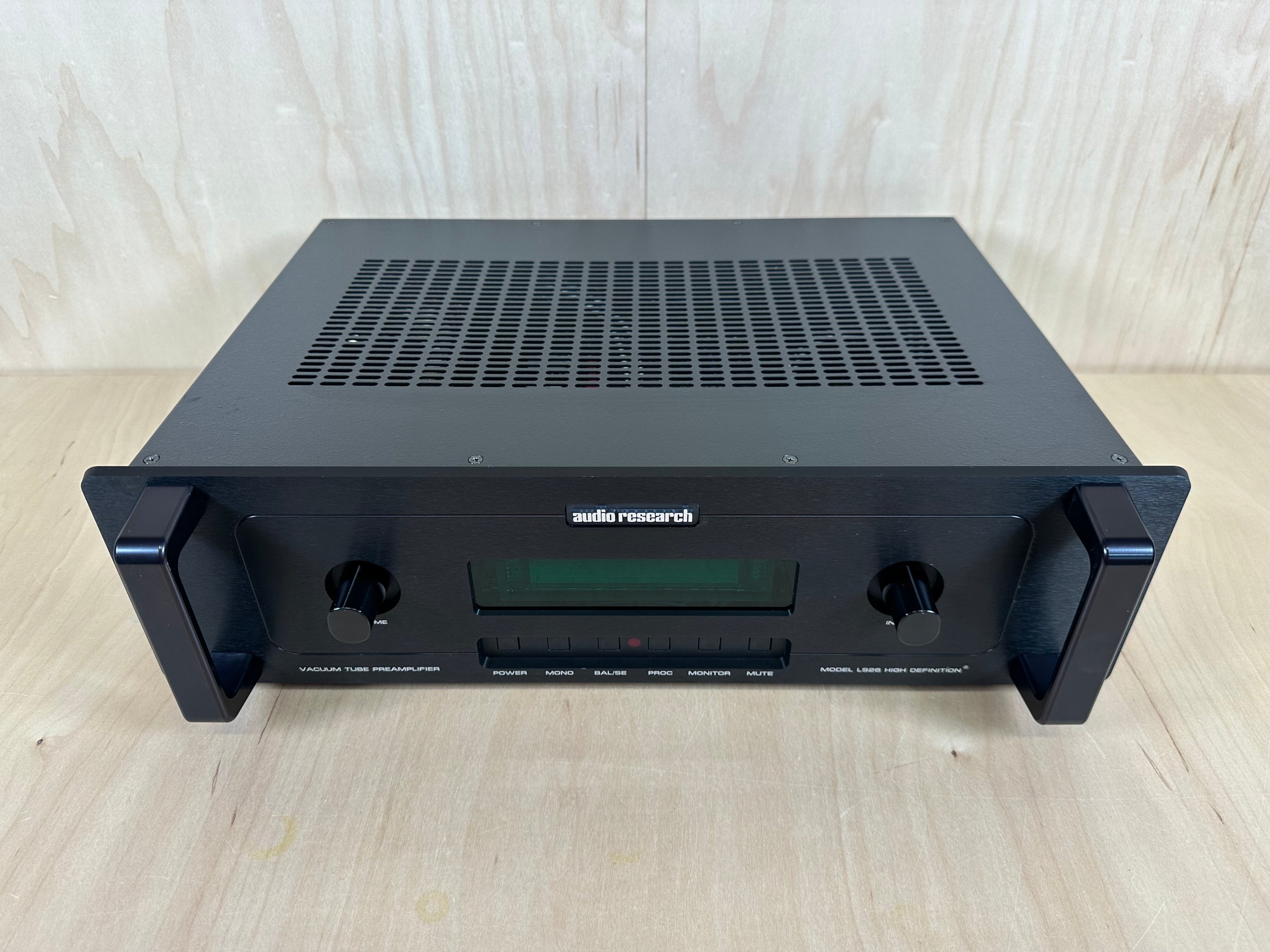 Ls26 Audio Research LS26 Line Stage Vacuum Tube Preamplifier – Record Mart HiFi
