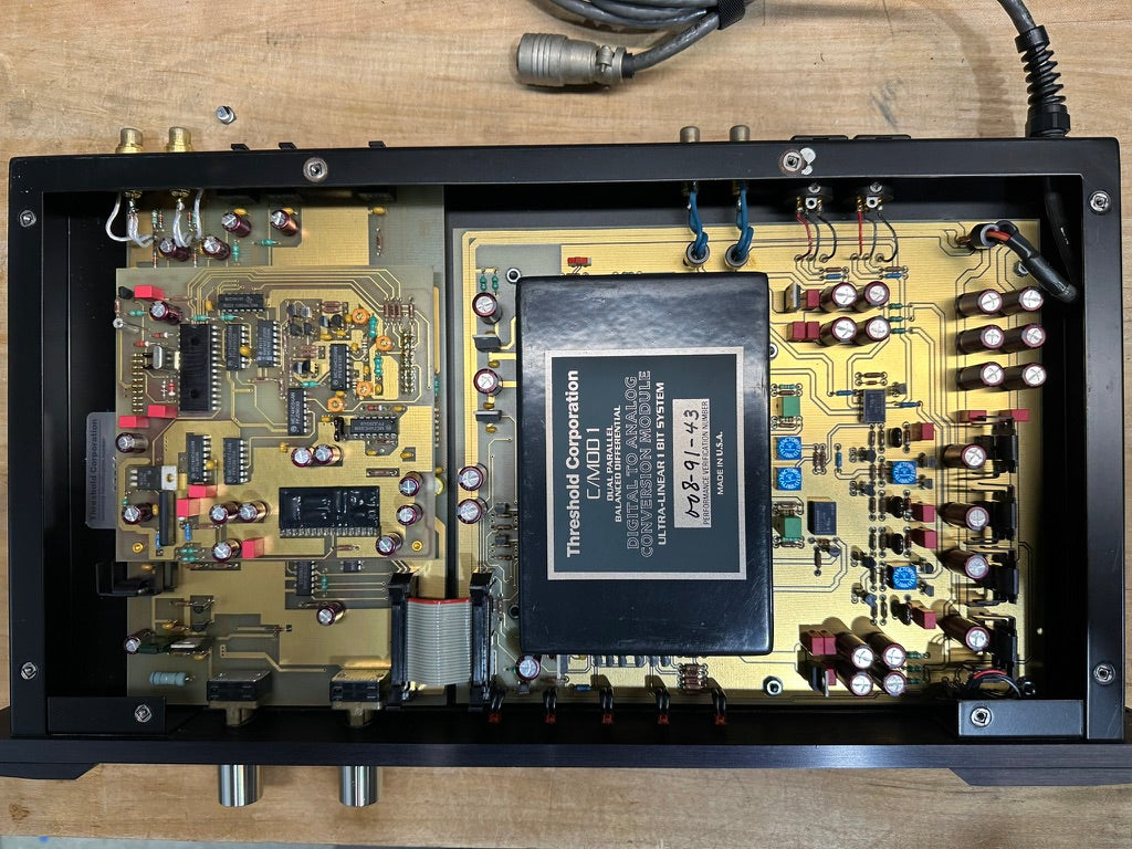 Threshold DAC 1/e Digital Processor DAC Black w/Power Supply