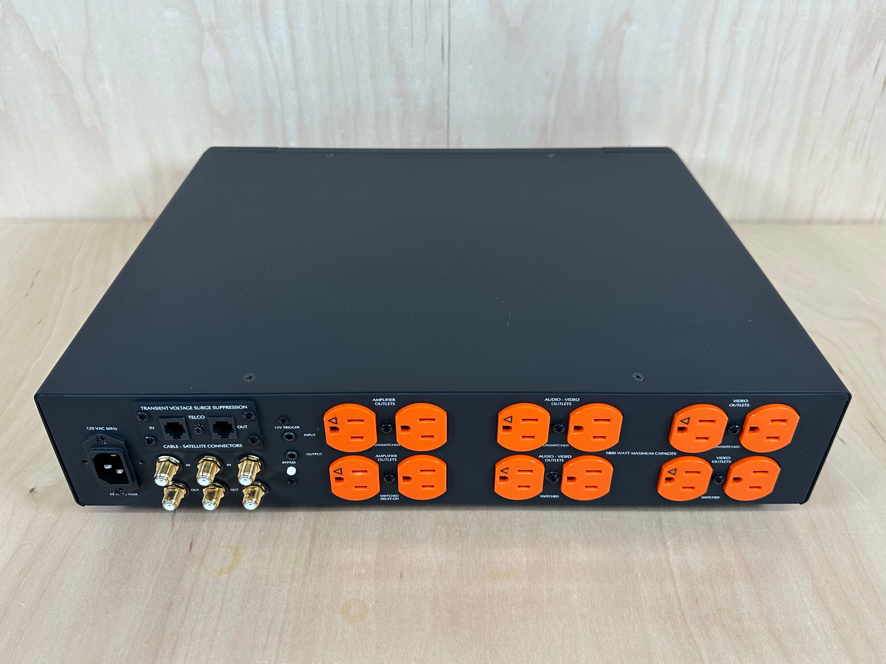 Furman Elite-15 PF i Linear Filtering AC Power Conditioner Orig Box
