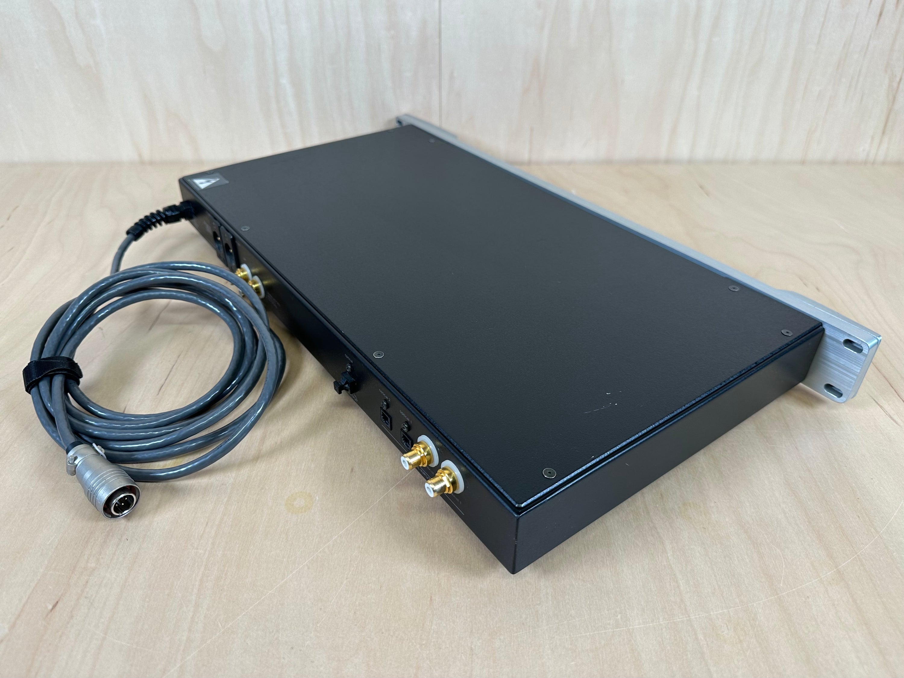 Threshold DAC 1/e Digital Processor DAC Silver w/Power Supply