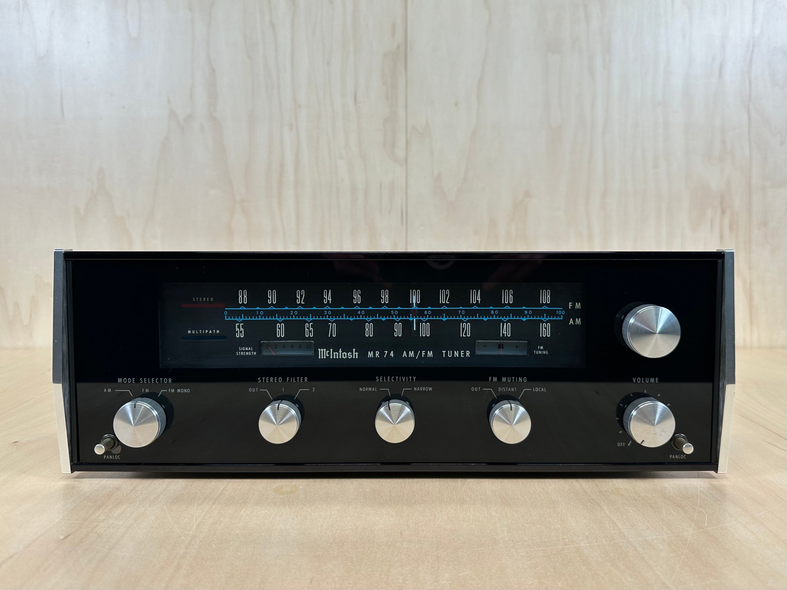 McIntosh Model MR 74 Stereophonic AM/FM Tuner w/New Factory Box