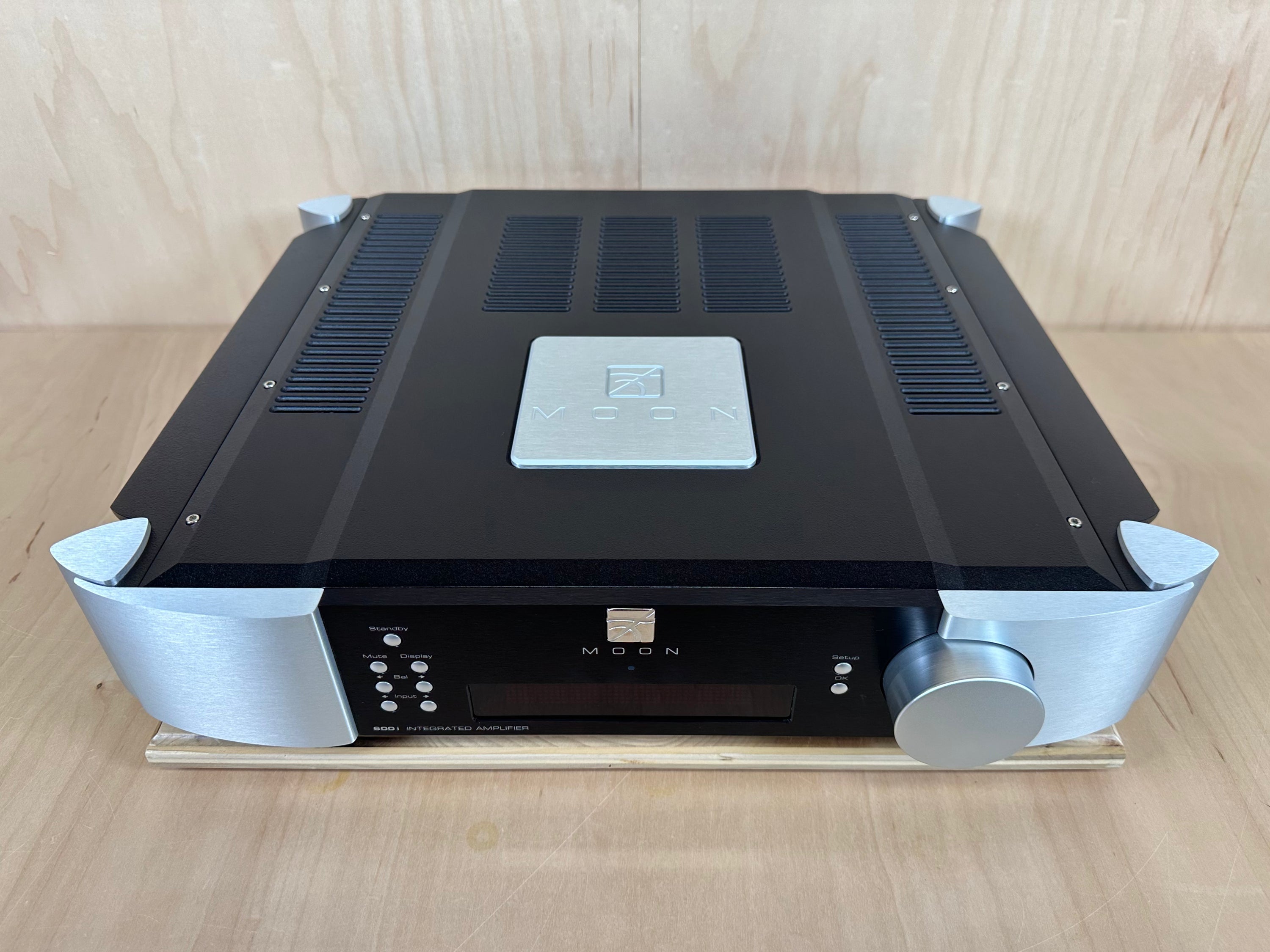 Simaudio Moon 600i Integrated Amplifier