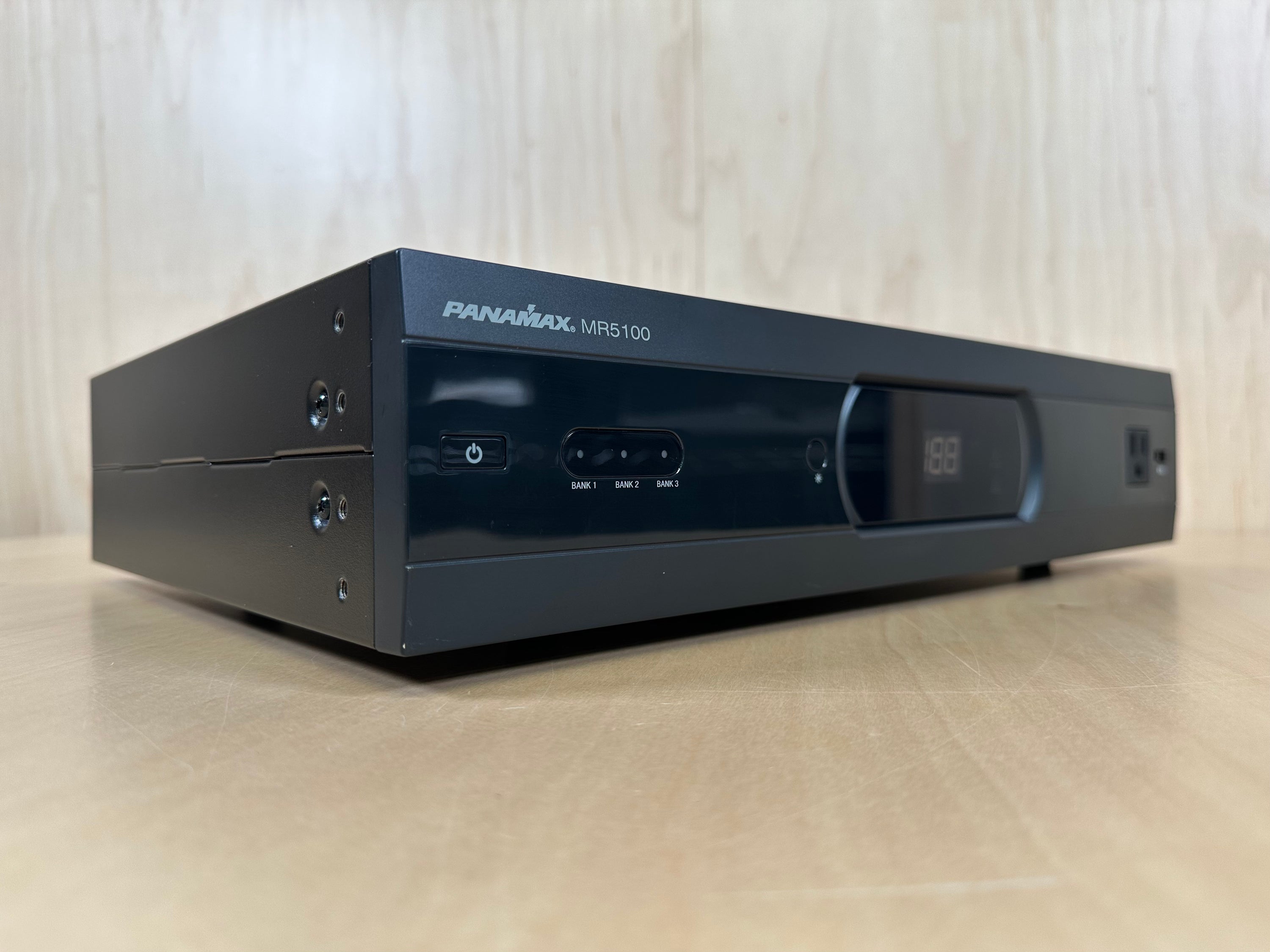 Panamax MR-5100 Power Conditioner