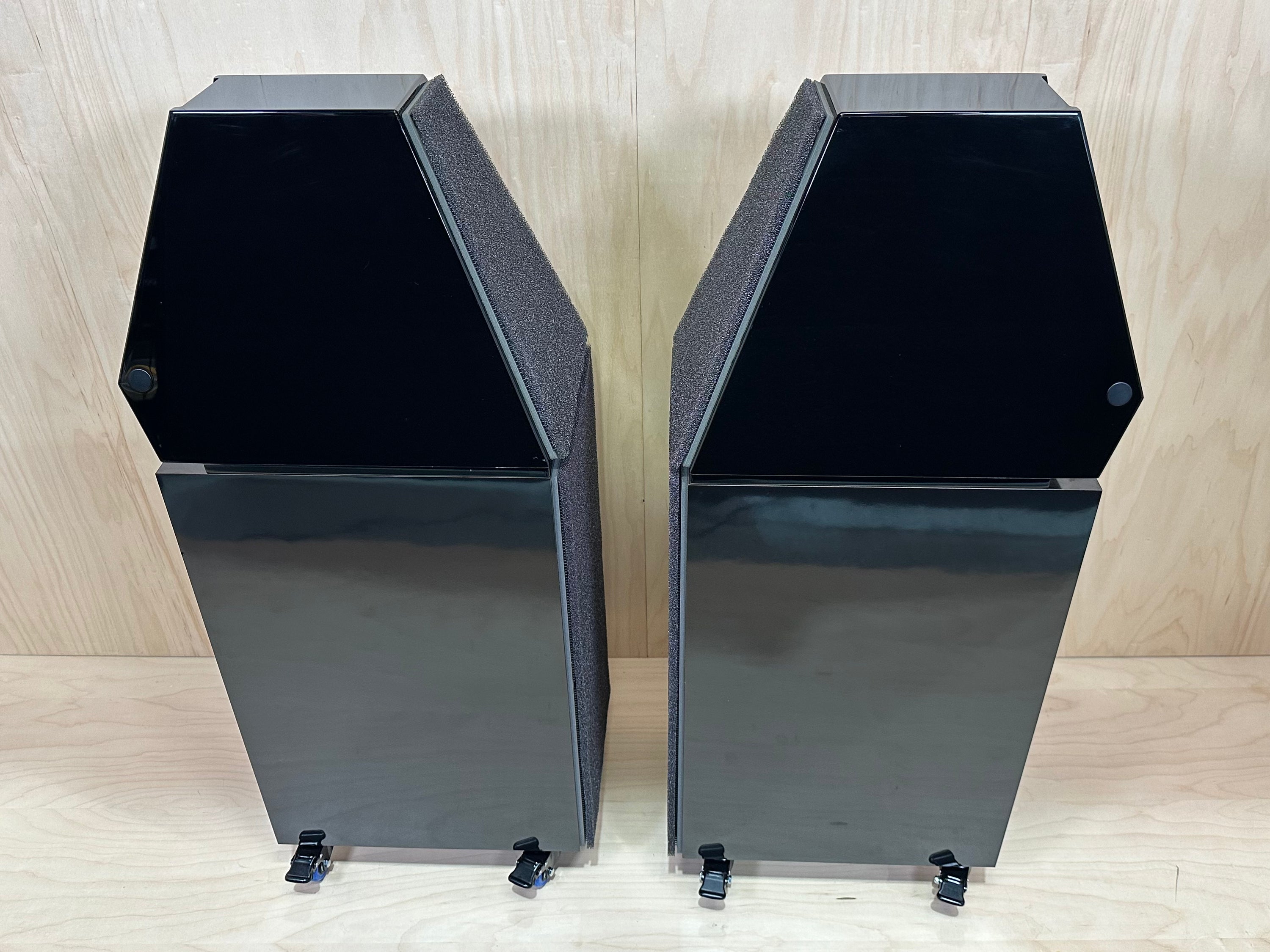 Wilson Audio Watt Puppy 5 w/Crates