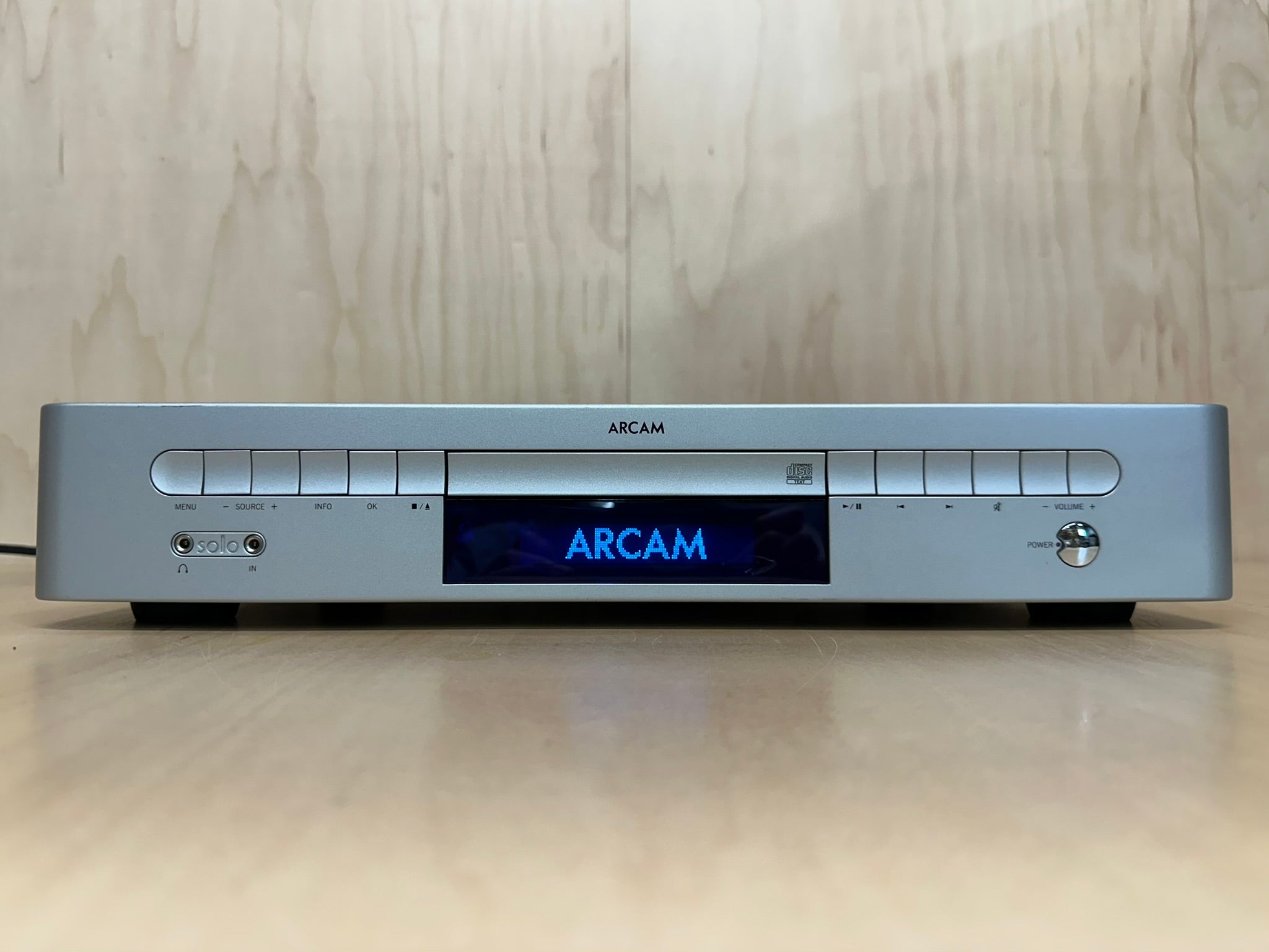 ARCAM Solo Music System AM/FM Receiver w/ Built in CD Player Orig Box