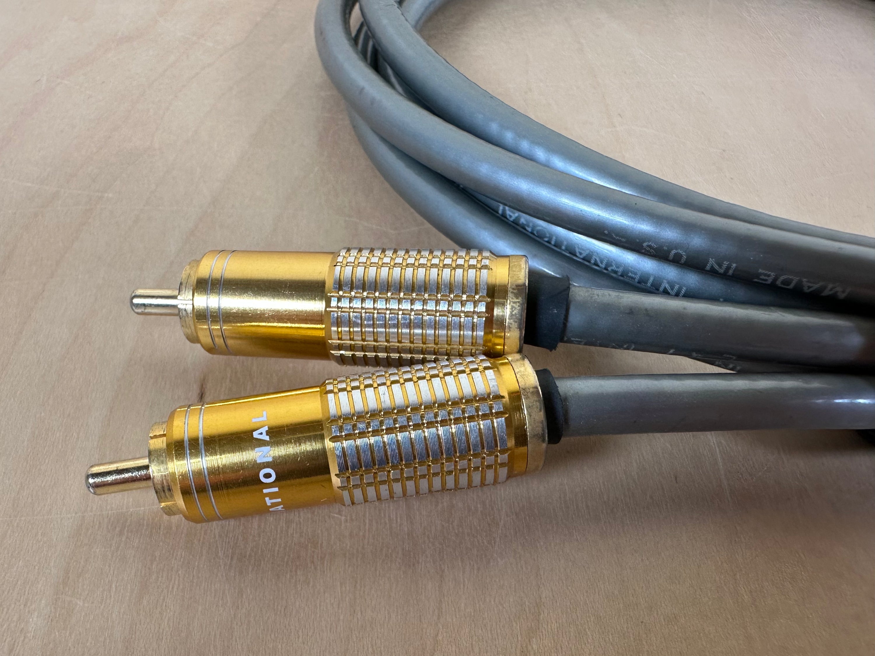LAT International V1-6 Silver Screen RCA Interconnects 1 meter