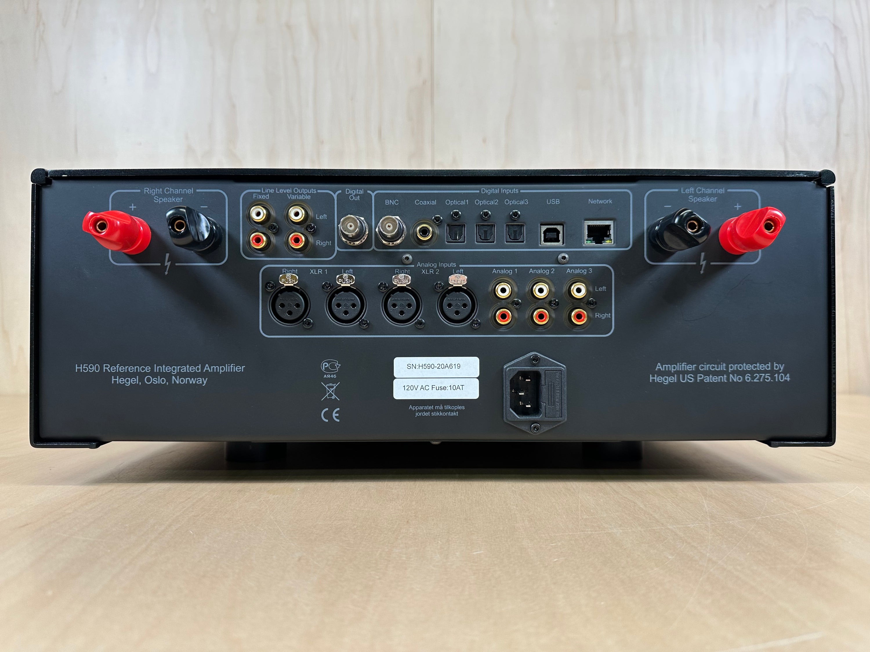 Hegel H590 Flagship Integrated Amp w/Remote and Original Box