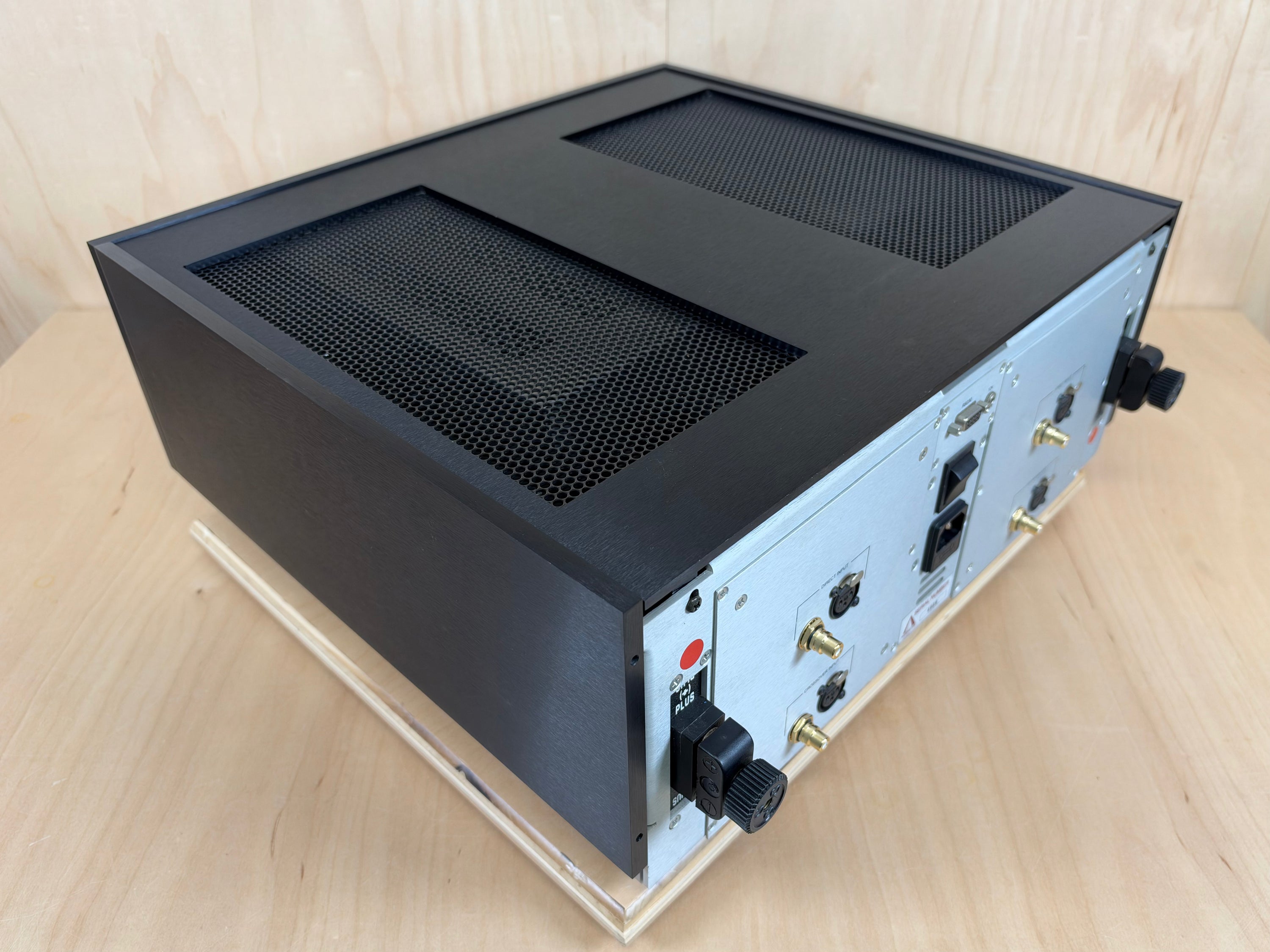 Aesthetix Atlas Signature Stereo Power Amplifier