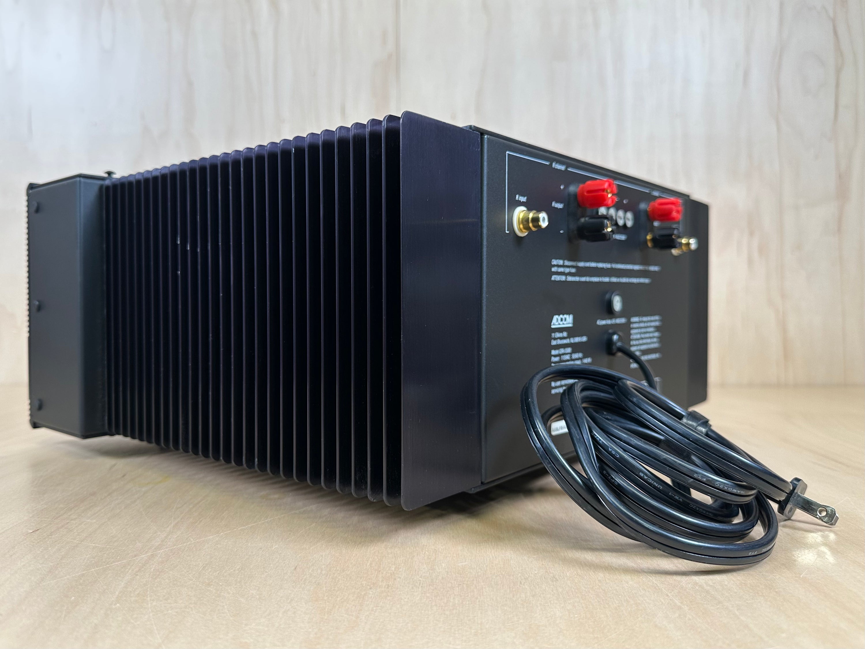 ADCOM GFA 5500 Power Amplifier