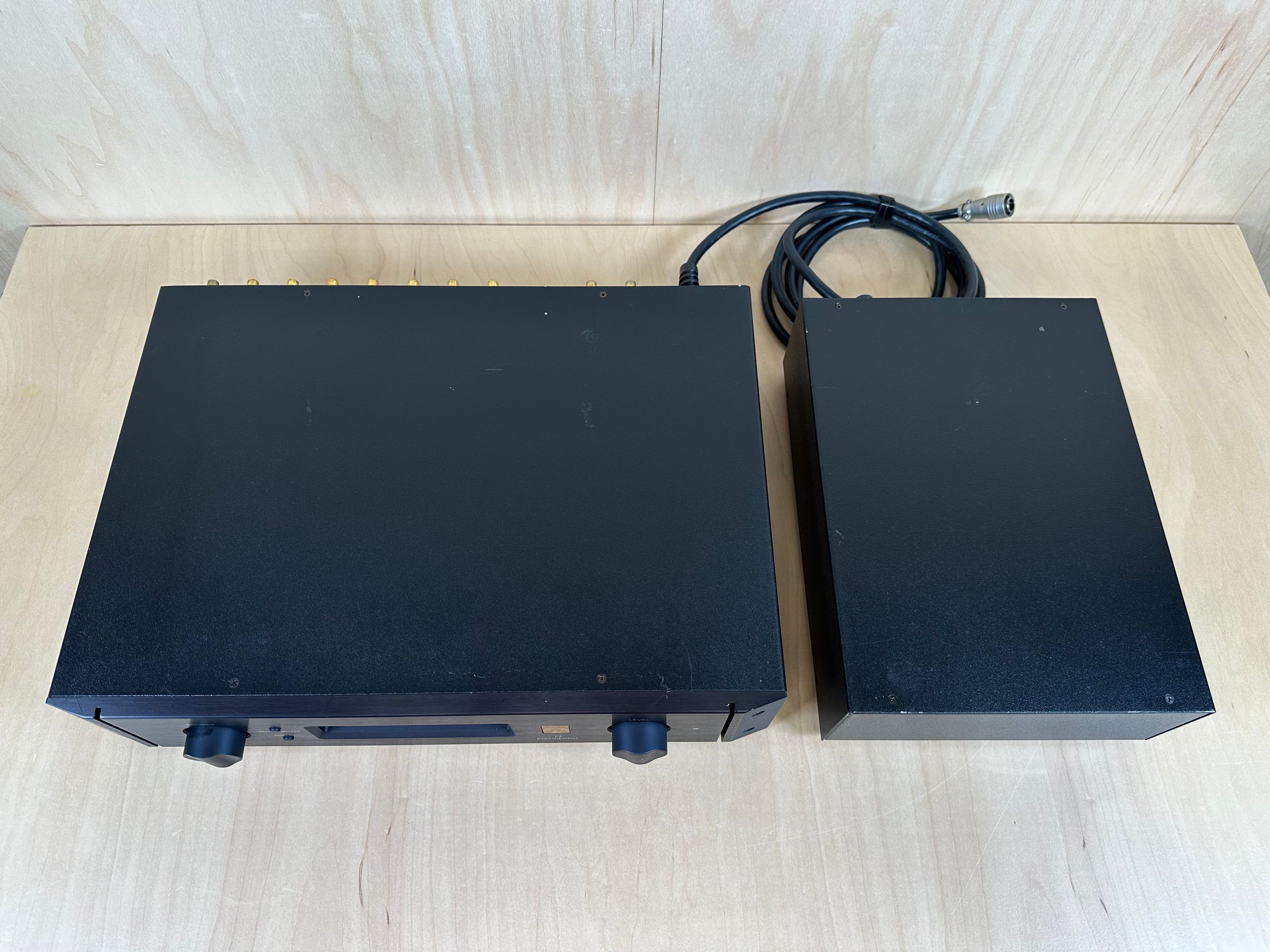Threshold T2 Preamplifier