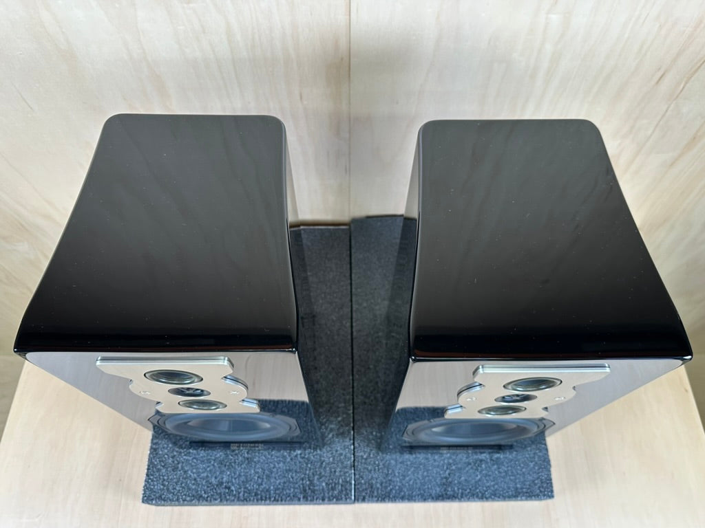 Mcintosh XR50 Bookshelf Speakers w/Factory Boxes