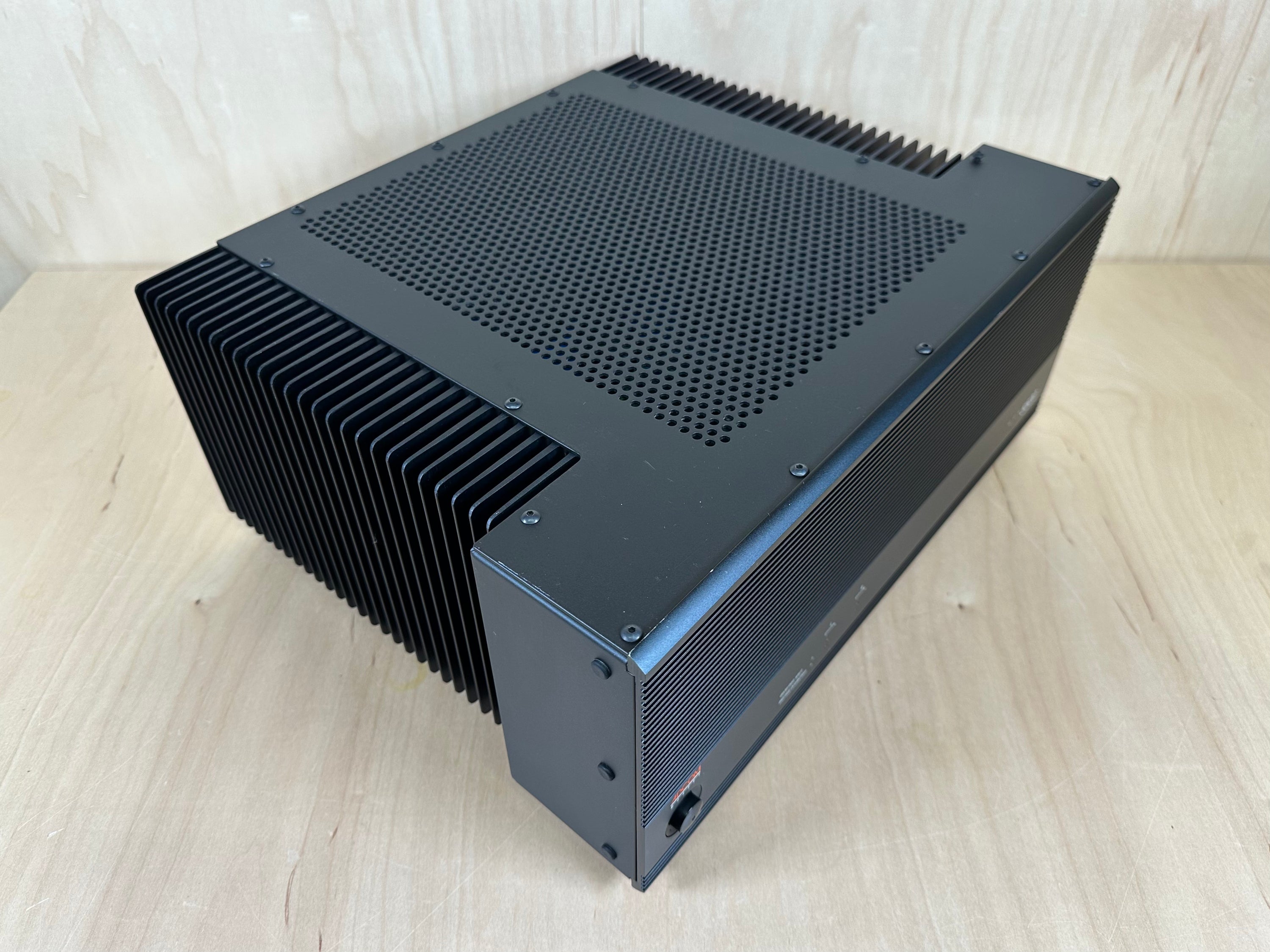 ADCOM GFA 5500 Power Amplifier