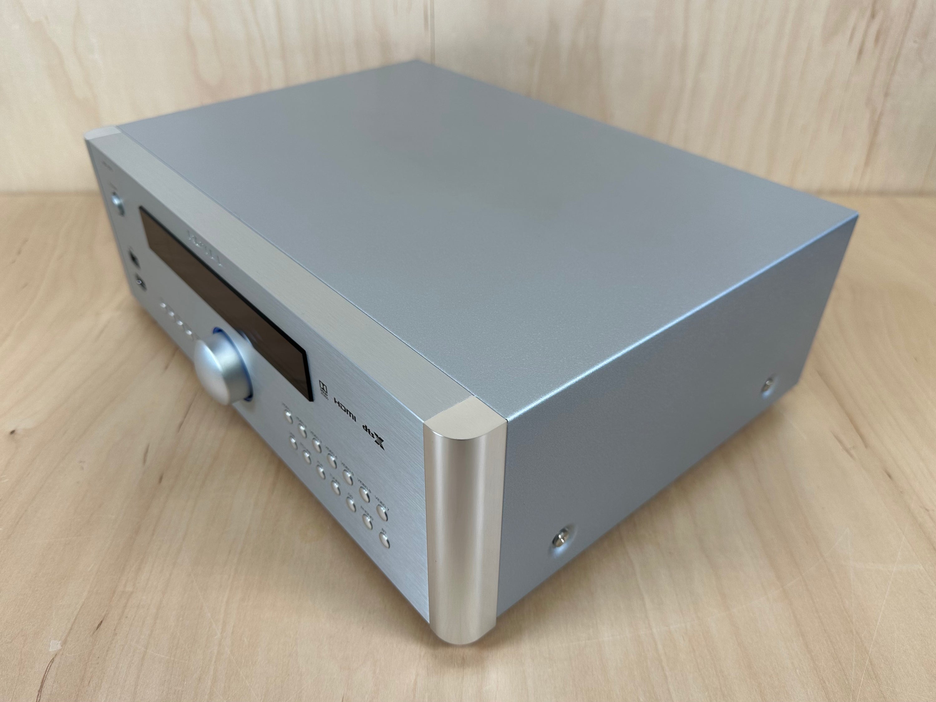 Rotel RSP-1576 Preamplifier Surround Sound Processor w/Box and Remote Silver