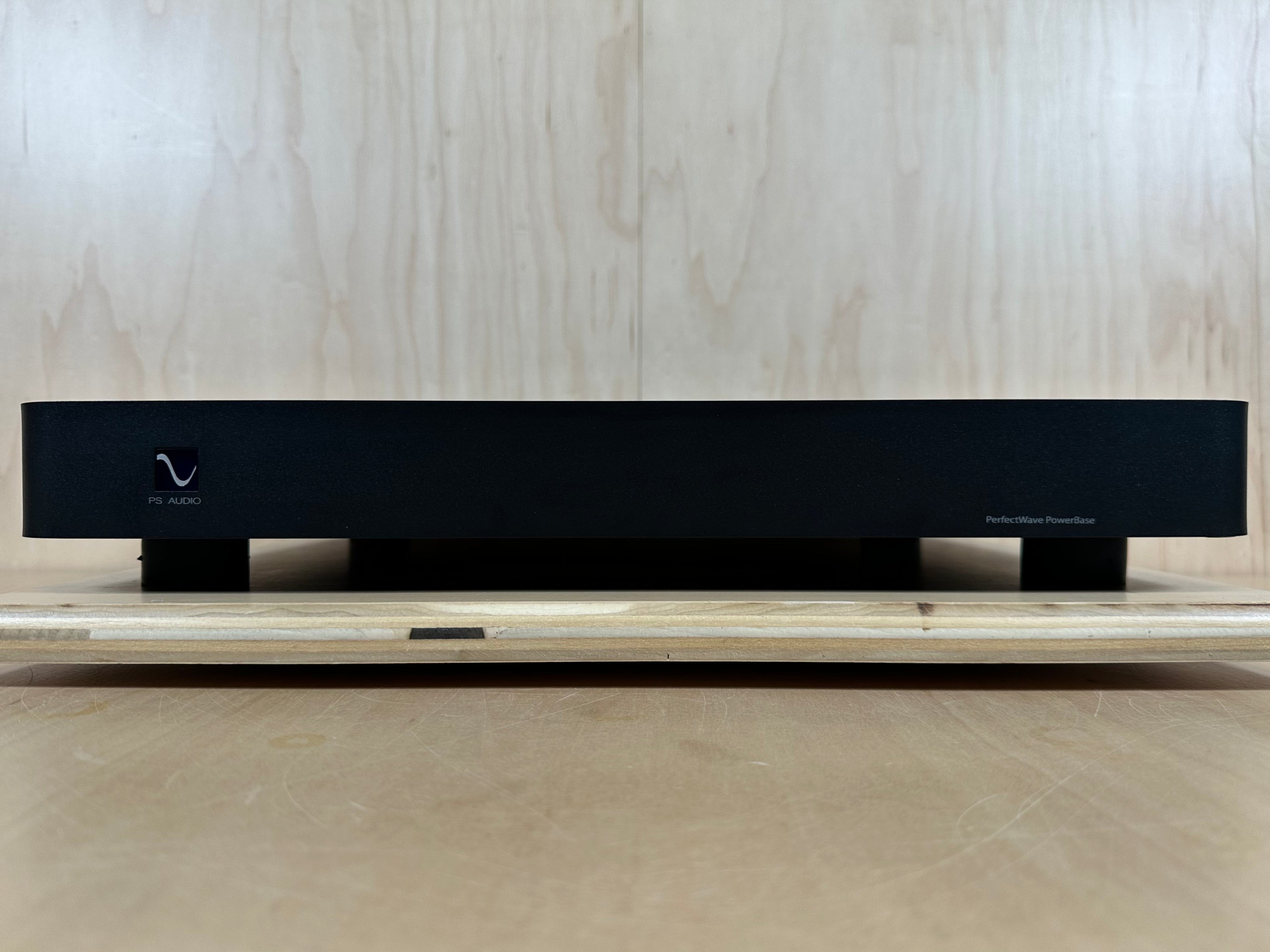 PS Audio PerfectWave PowerBase w/Factory Box