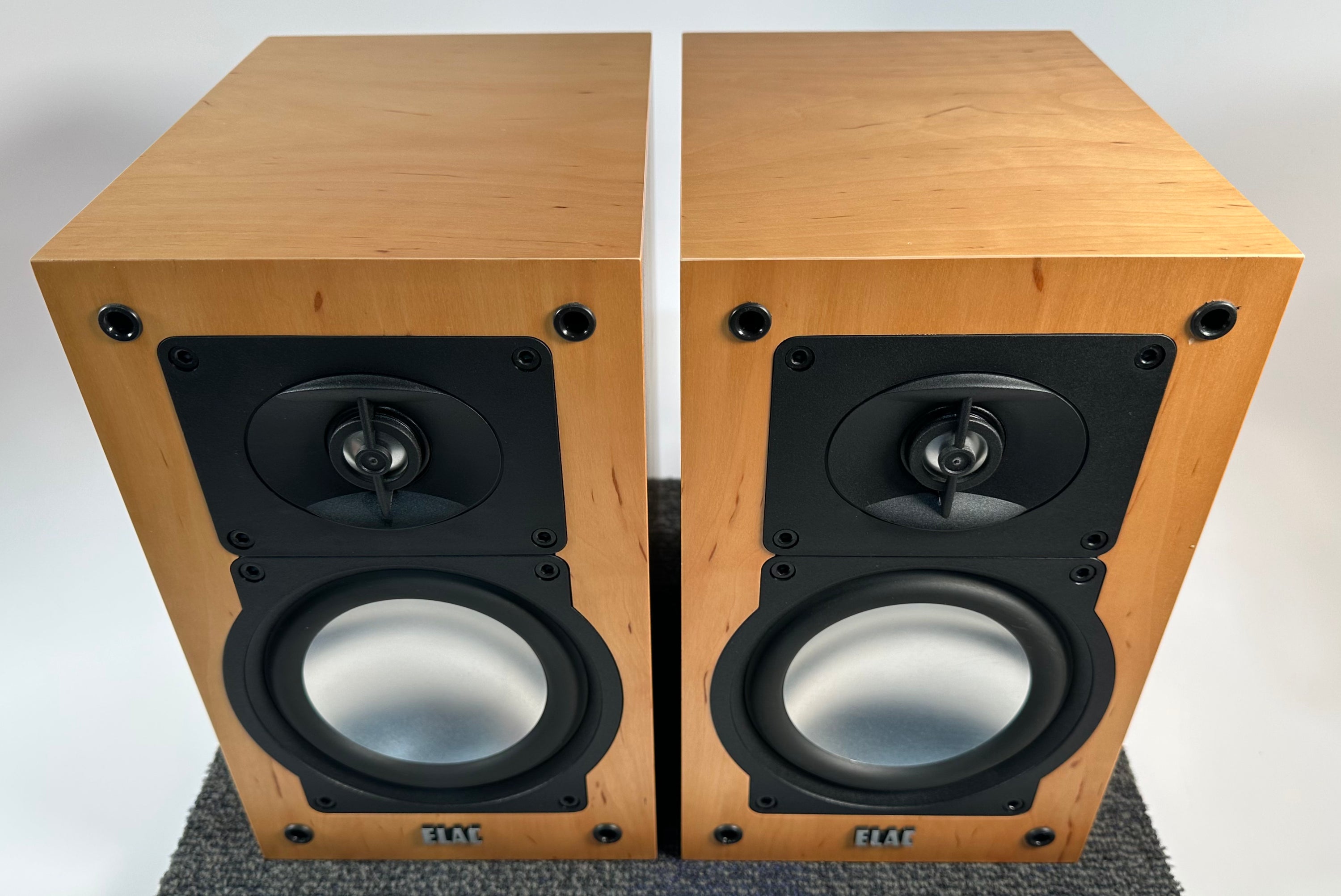 Elac 201 Bookshelf Speakers Alder Veneer Made in Germany