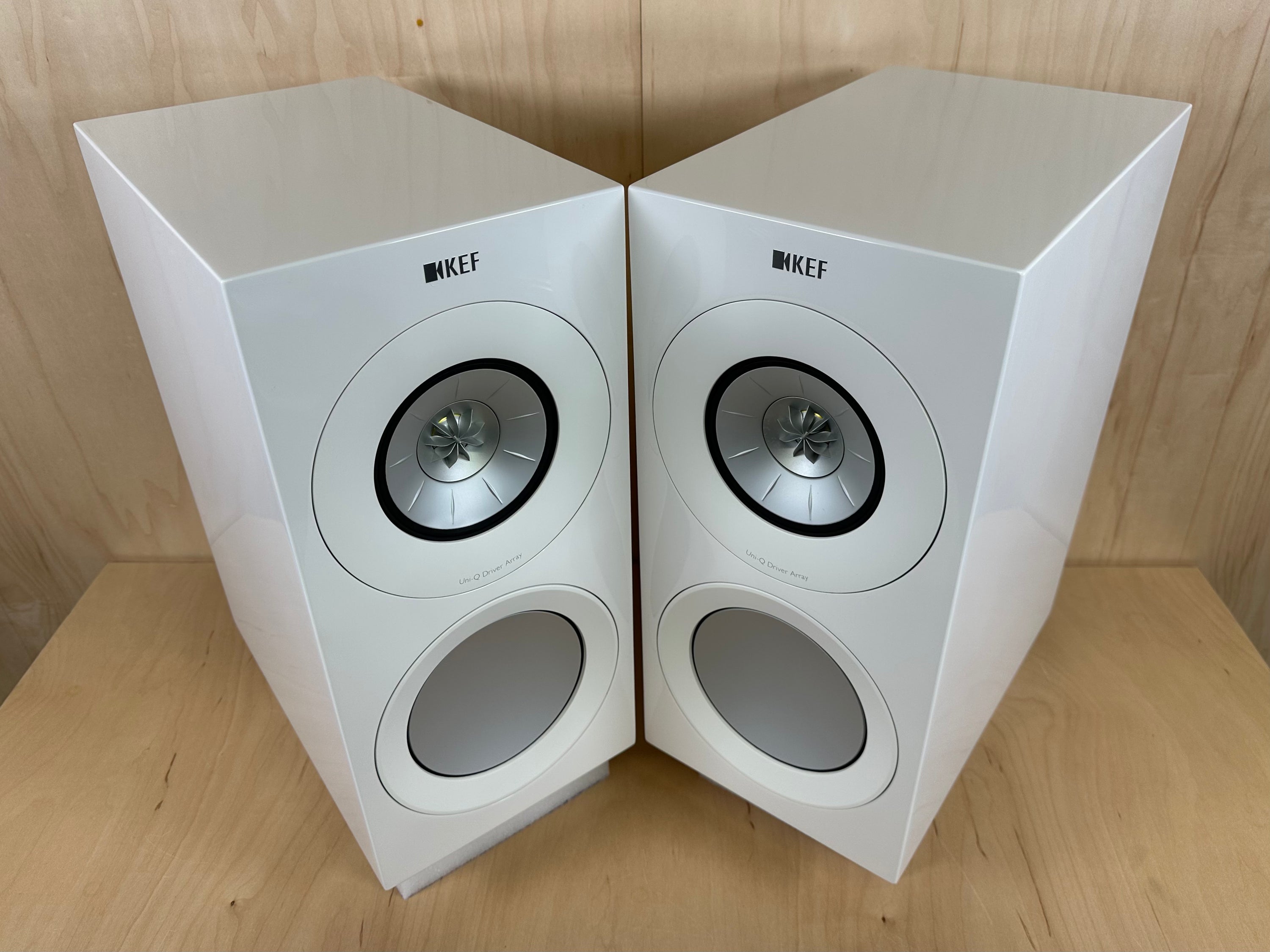 KEF R3 Speakers in Gloss White (NOT META)