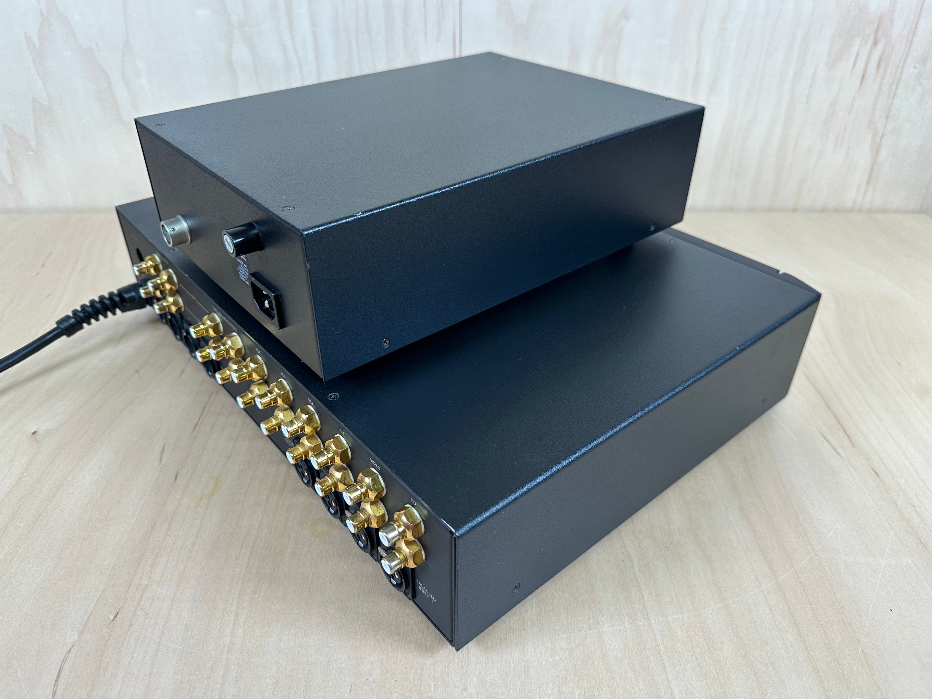Threshold T2 Preamplifier